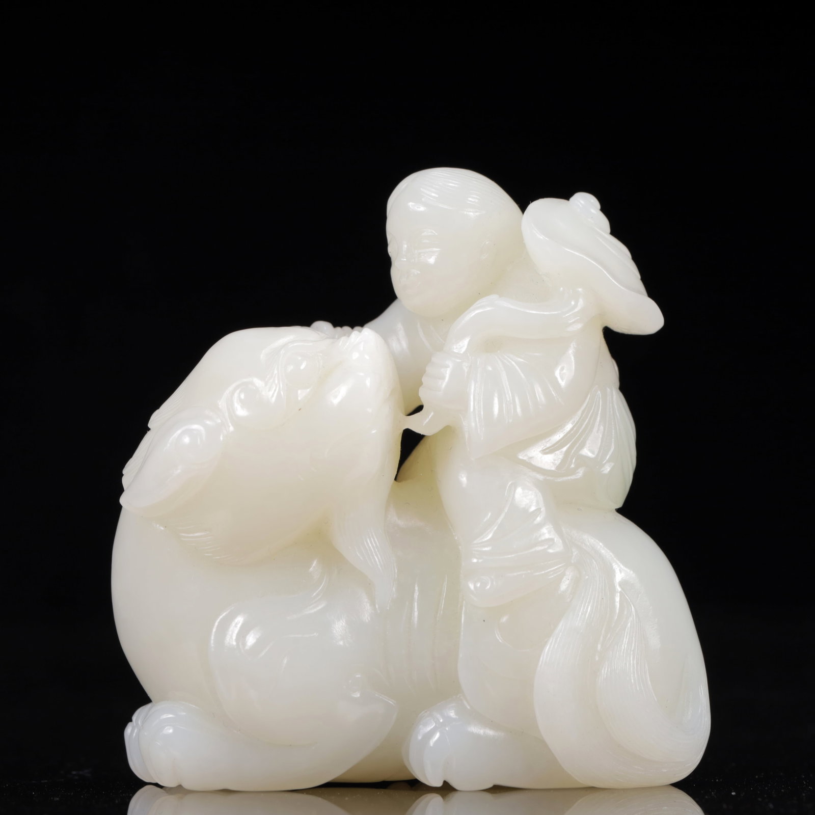 An Exquisite White Jade Figure Ornament: An Exquisite White Jade Figure Ornament,Qing Dynasty, China,Size:3.1inx1.2inx3in,Weight:277g 白玉人物摆件,中国清代
