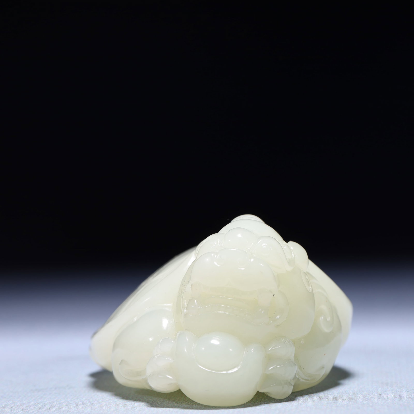 An Exquisite White Jade Dragon Turtle Ornament - 3