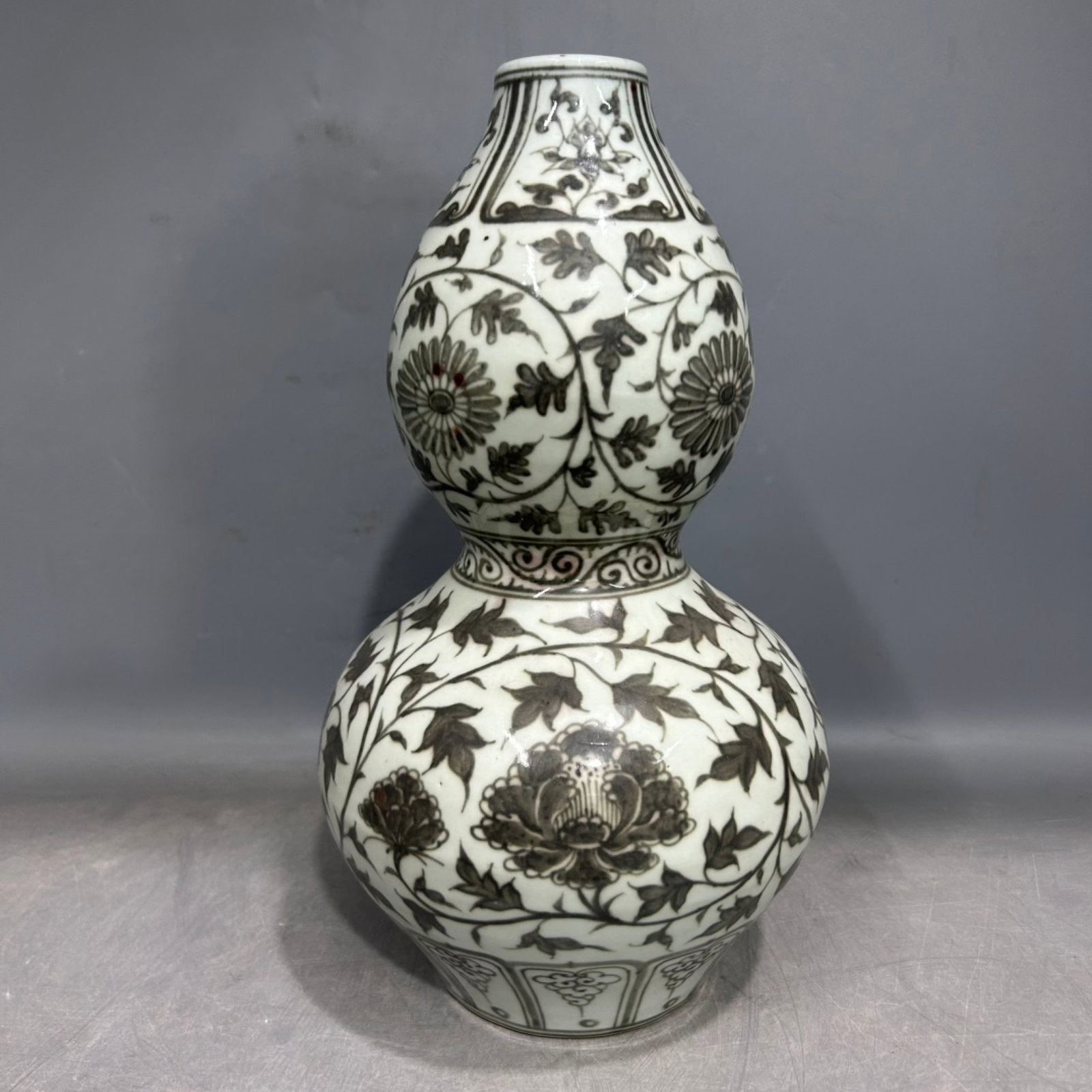 A Rare Underglaze-Red Peony Pattern Gourd Vase - 2