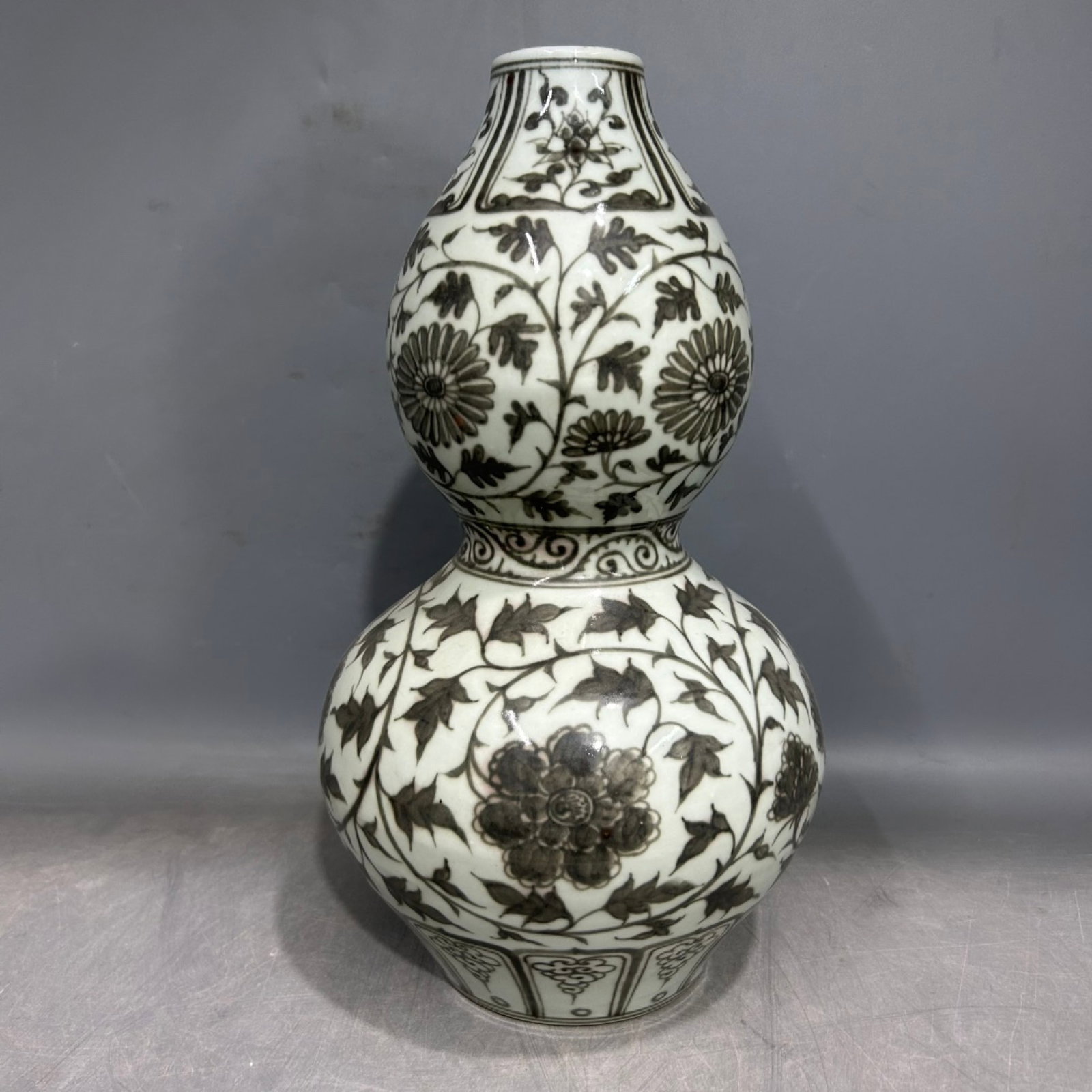 A Rare Underglaze-Red Peony Pattern Gourd Vase - 3