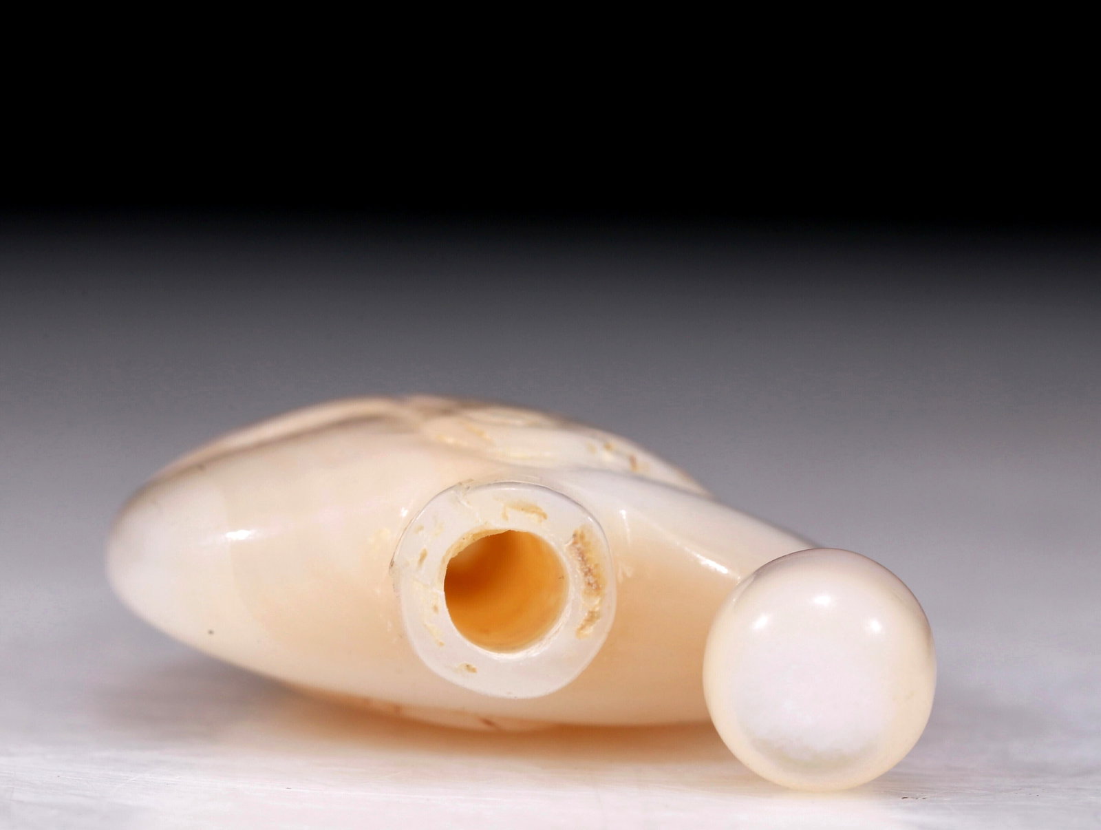 A Precious Shell 'Frog' Snuff Bottle - 5