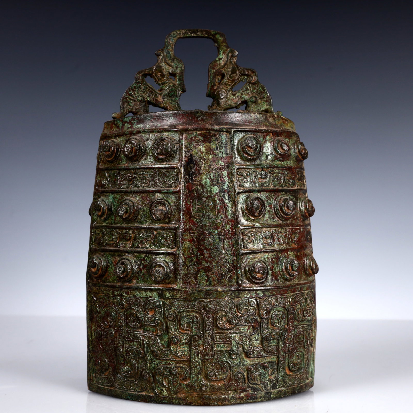 A Rare Bronze Chime Ornament,With Inscription: A Rare Bronze Chime Ornament,With Inscription,W.Zhou,China,Size:7.1inx4.3inx10.2in,Weight:2600g 青铜编钟摆件,带铭文,中国西ࡰ