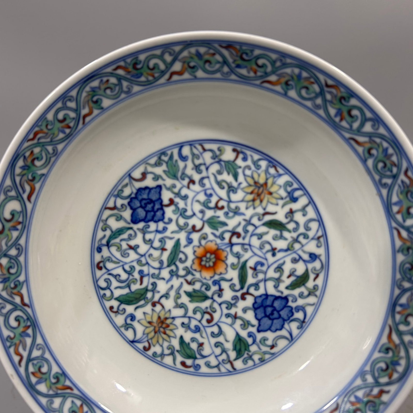 An Exquisite Doucai Lotus Pattern Plate - 3