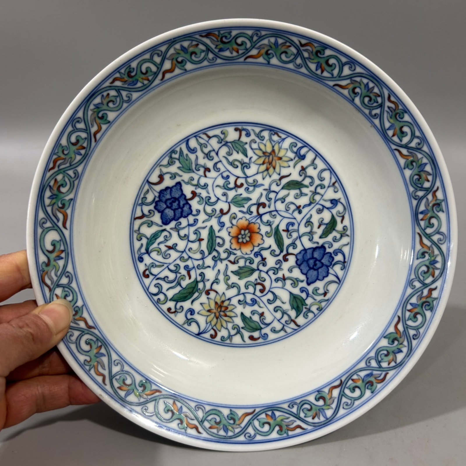 An Exquisite Doucai Lotus Pattern Plate - 4