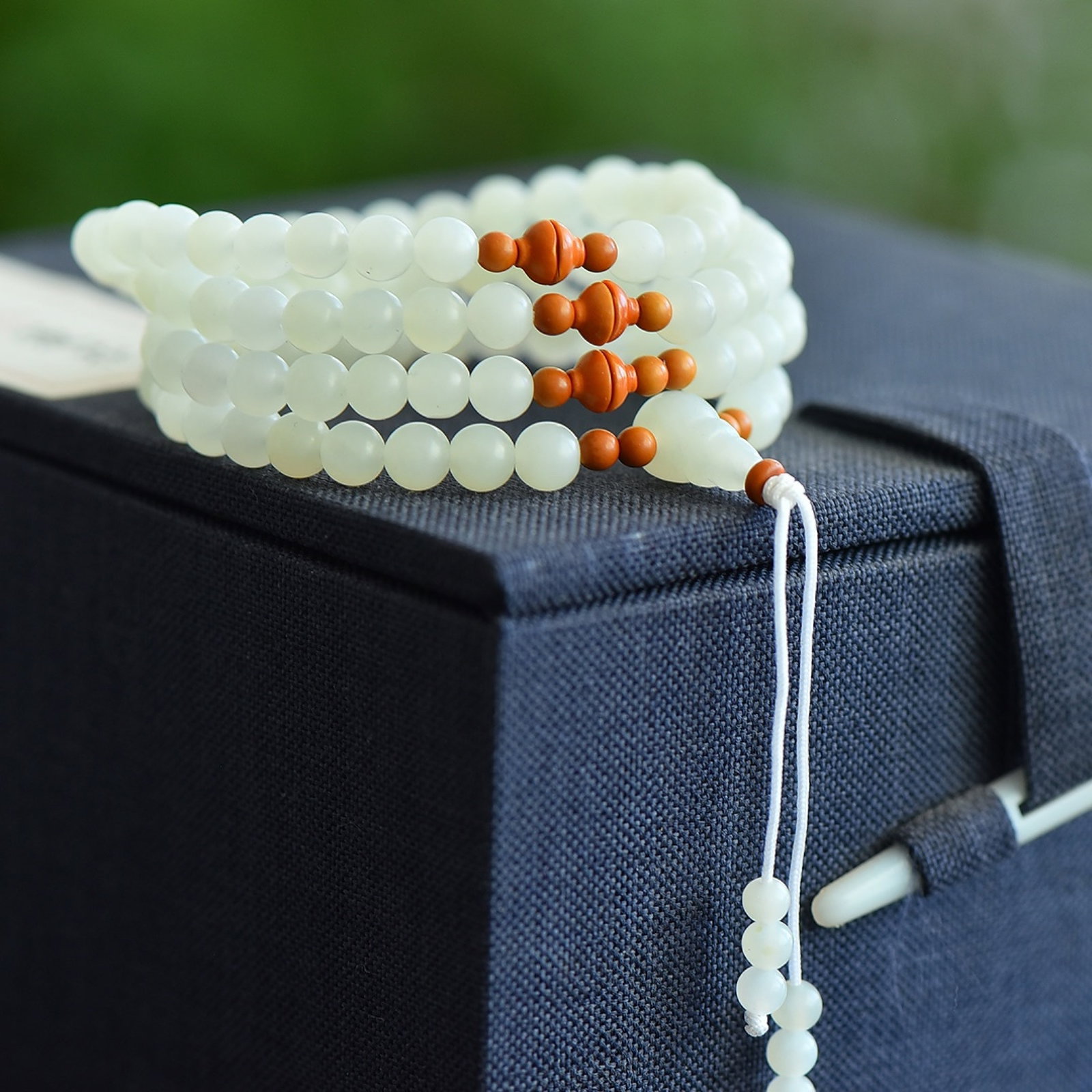 An Exquisite White Jade Olive Bracelets - 4