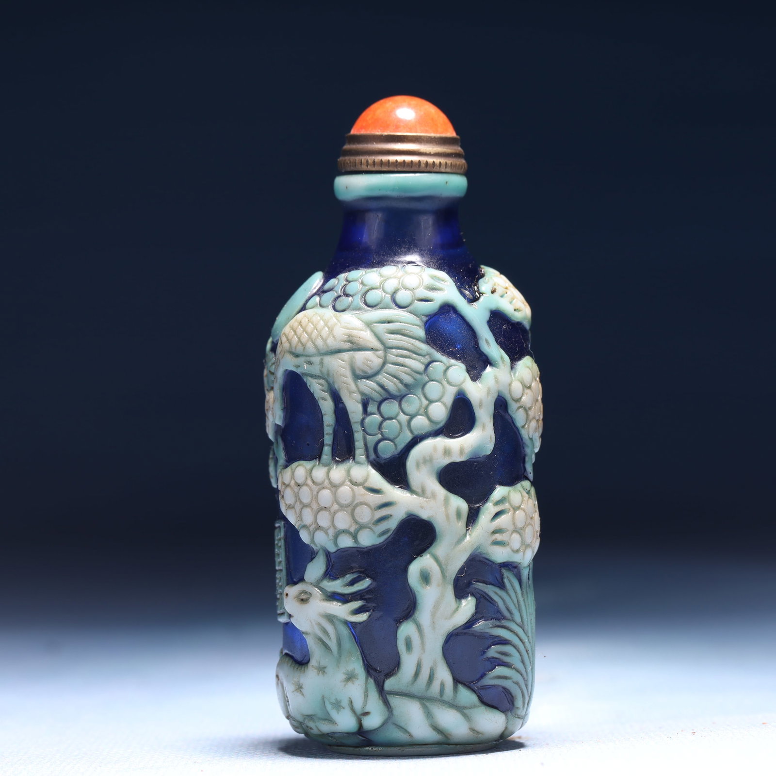 An Exquisite Glass Pine and Crane Pattern Snuff Bottle - 3