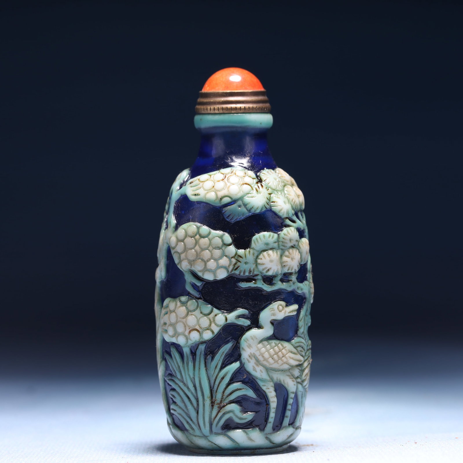 An Exquisite Glass Pine and Crane Pattern Snuff Bottle - 4