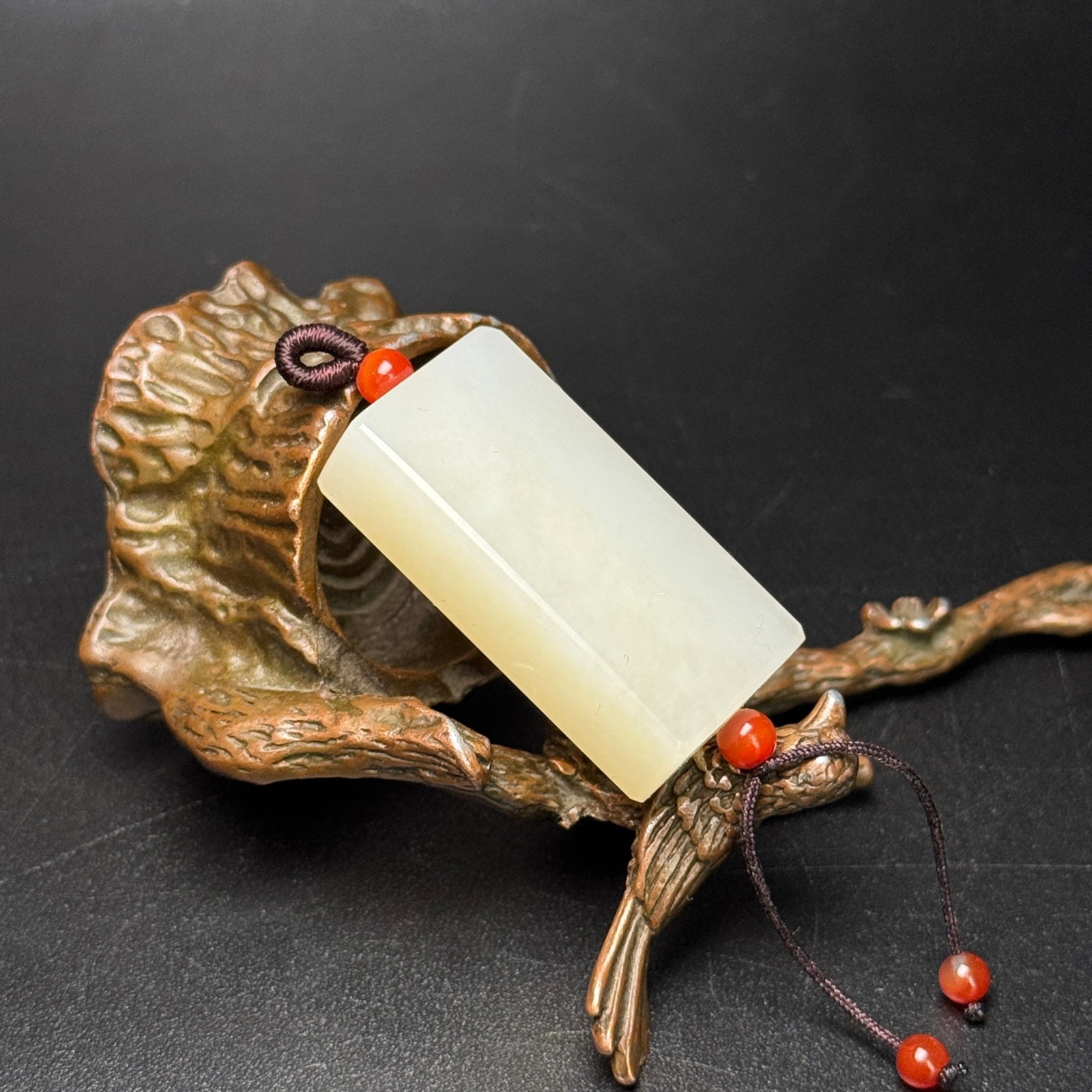 An Exquisite White Jade Pendant - 3