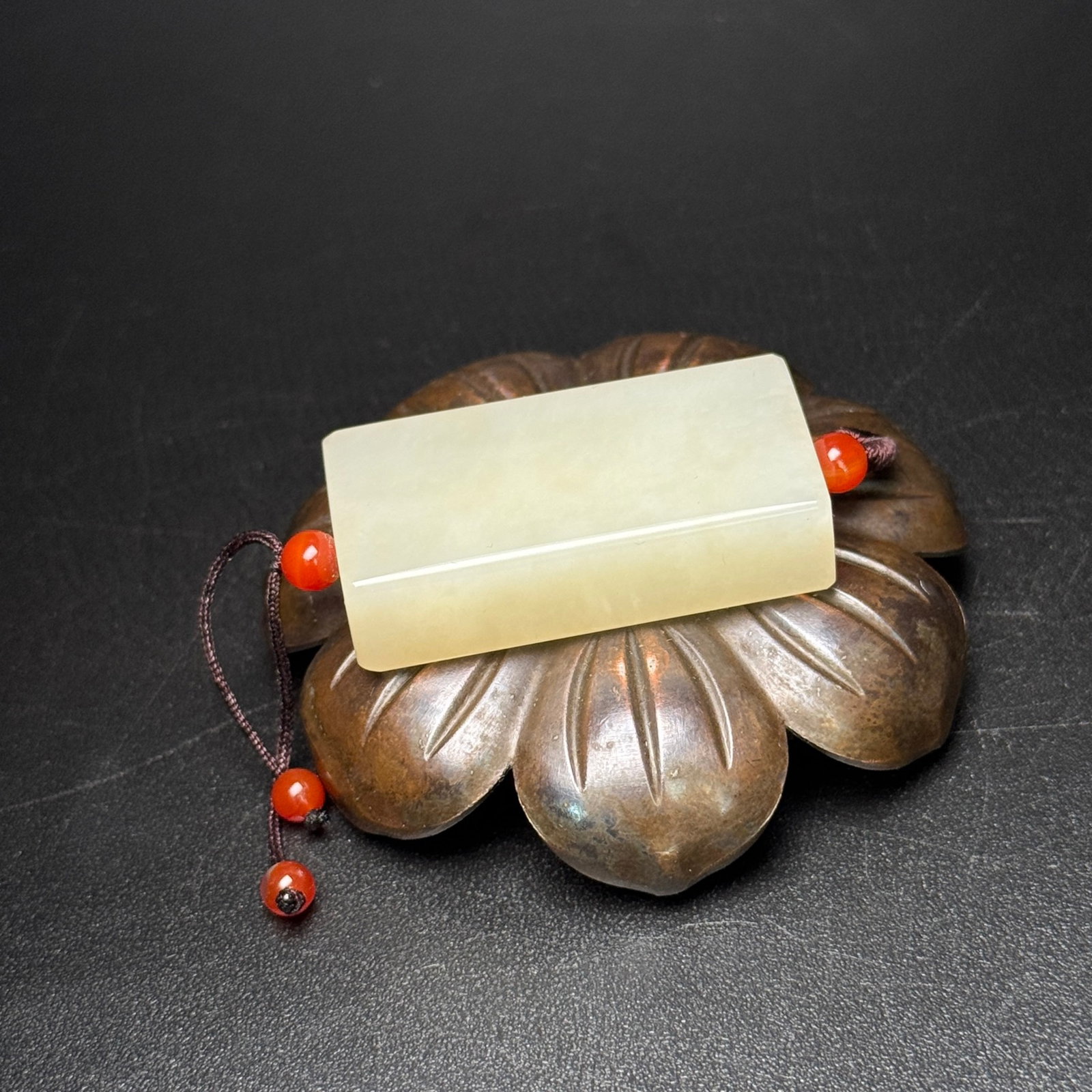 An Exquisite White Jade Pendant - 7