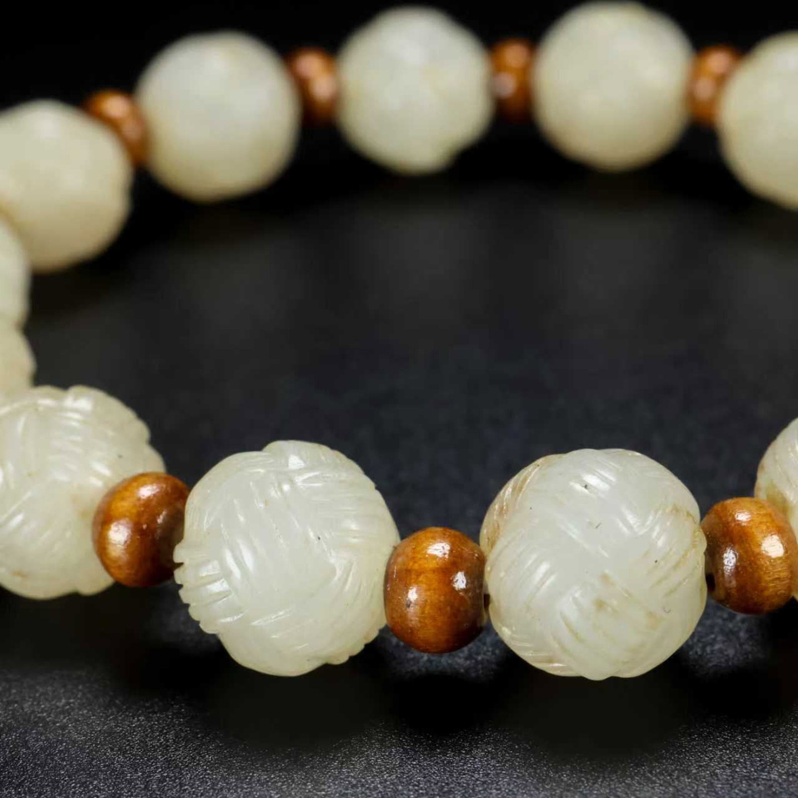 An Exquisite White Jade Bracelets - 2