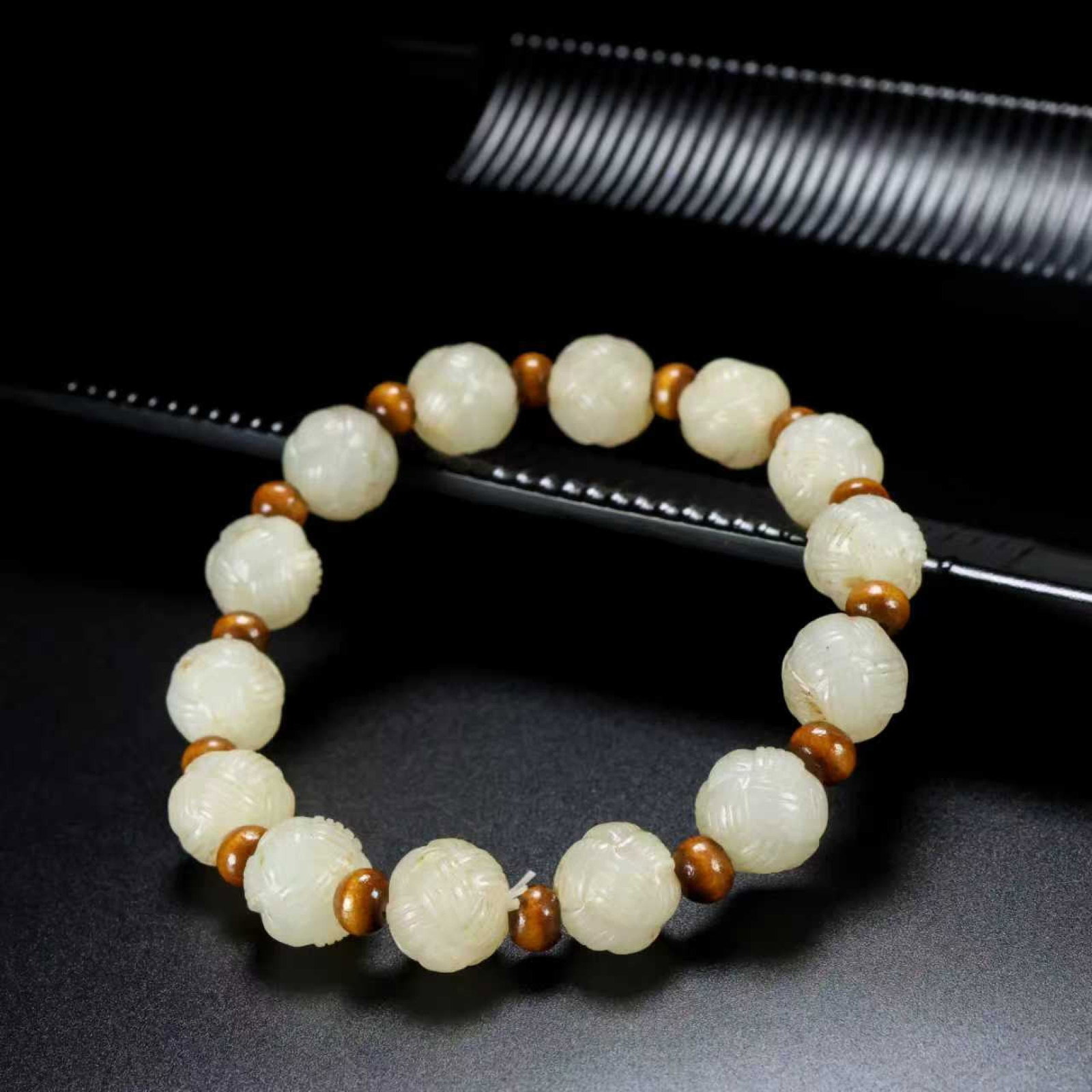 An Exquisite White Jade Bracelets - 4