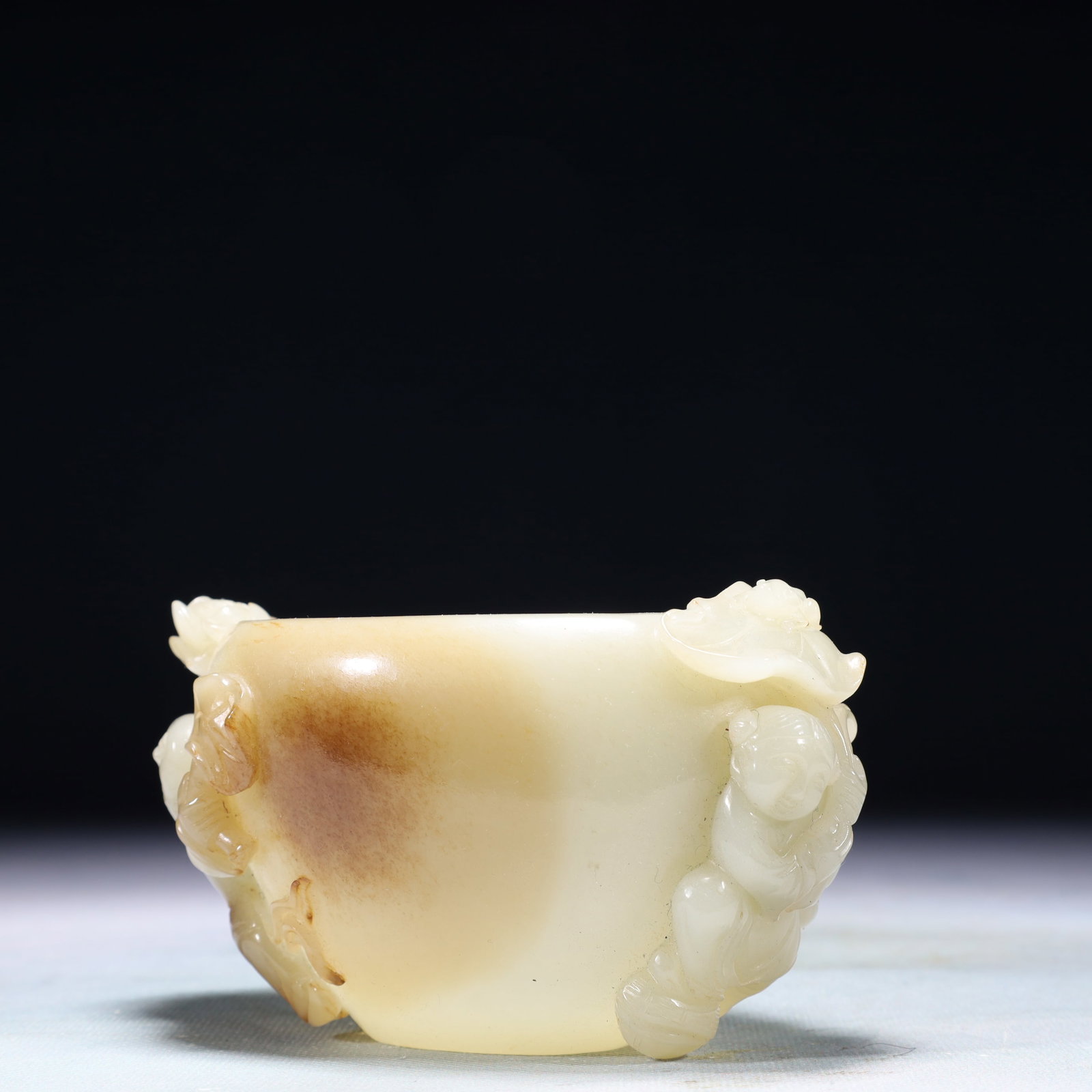 An Exquisite White Jade Figure Pattern Cup - 2