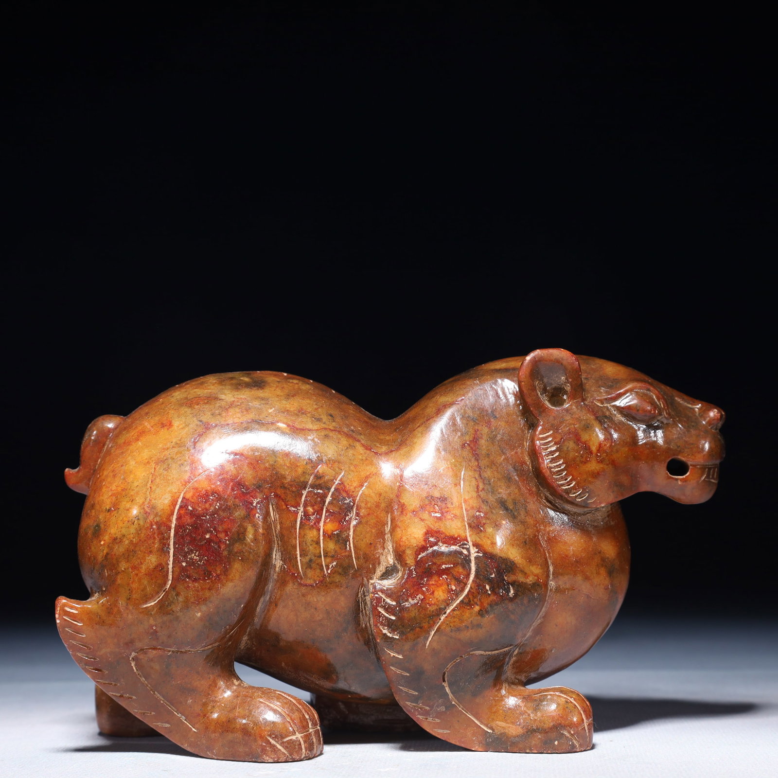 An Archaic Archaic Jade Bear Ornament: An Archaic Archaic Jade Bear Ornament,Ancient Time,China,Size:6.7inx2.8inx3.9in,Weight:1700g 高古玉熊摆件,中国远古时期