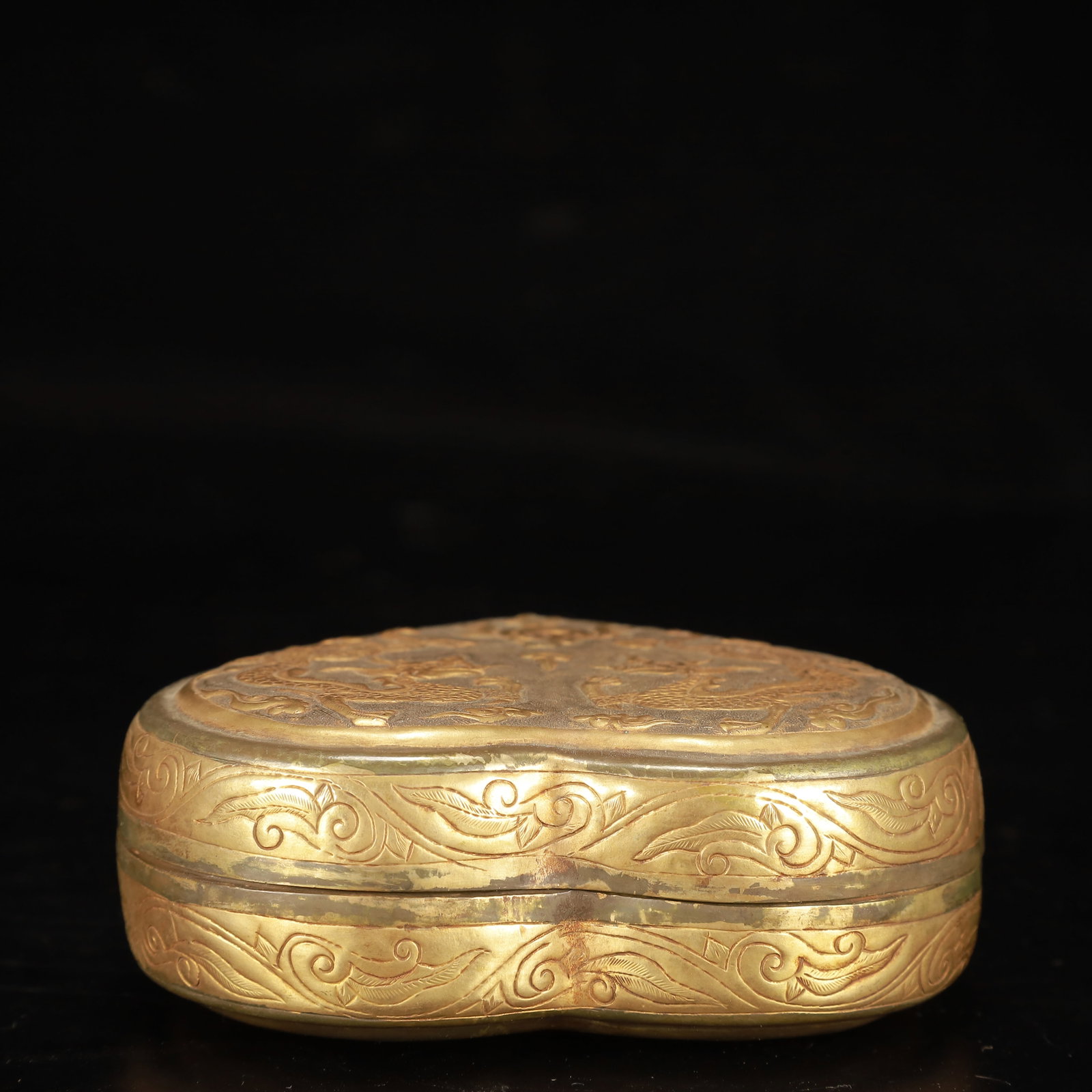 An Exquisite Gilt Bronze Dragon Pattern Box with Cover - 2