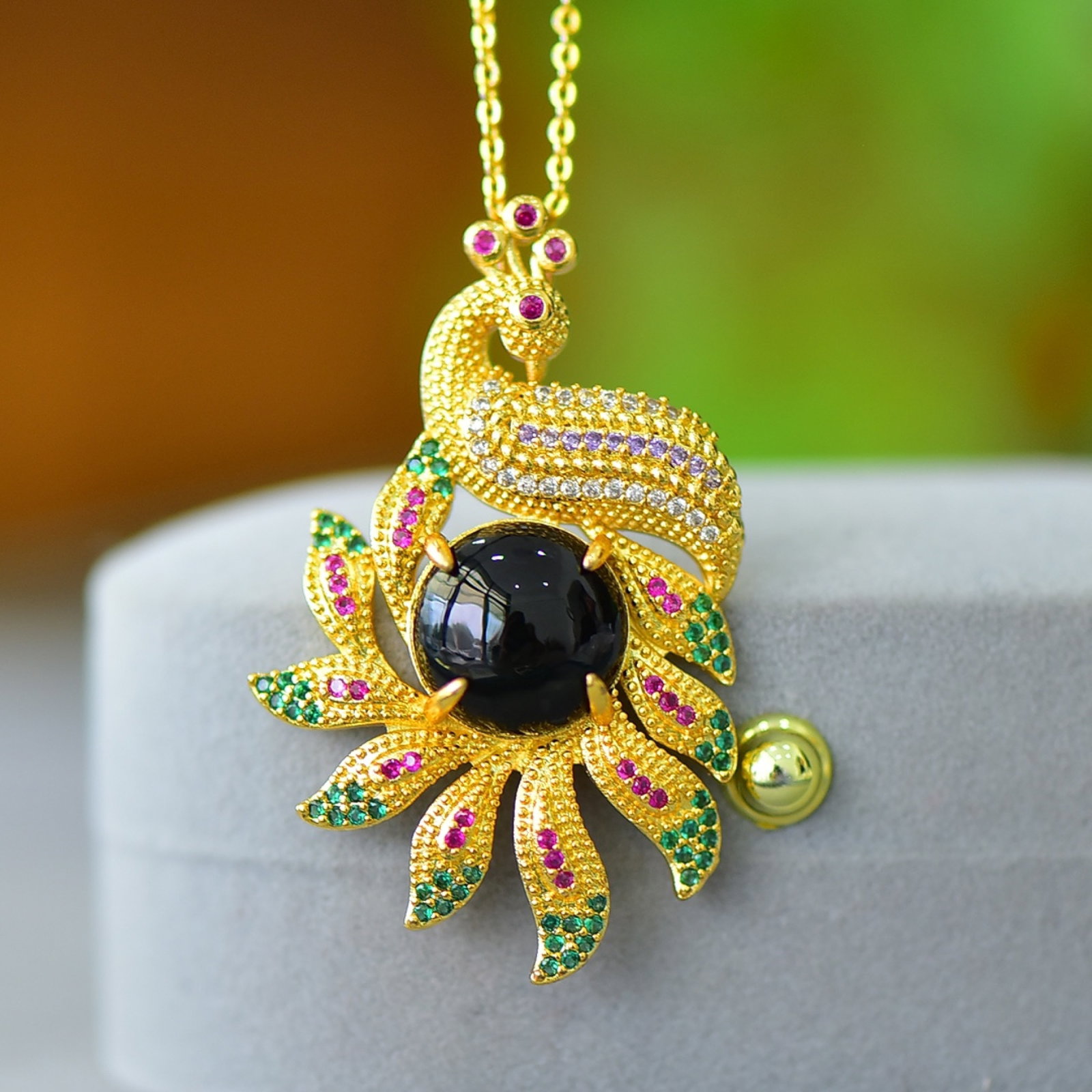 An Exquisite Bronze-Gold Plated Inlaid Green Jade Phoenix Necklace,Inlaid Diamond: An Exquisite Bronze-Gold Plated Inlaid Green Jade Phoenix Necklace,Inlaid Diamond,Size:12mmx12mm 铜镀金镶青玉凤项链,嵌钻石