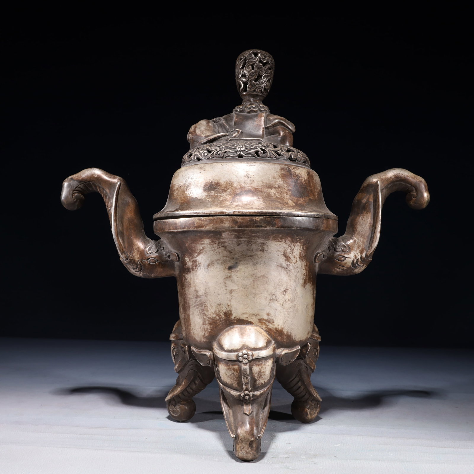 An Exquisite Silver-plated Bronze Double-Ears and Tripod Censer: An Exquisite Silver-plated Bronze Double-Ears and Tripod Censer,Qing Dynasty,China,Qianlong Four-character Mark,Size:15inx7.9inx15.4in,Weight:4150g 铜镀银双耳三$