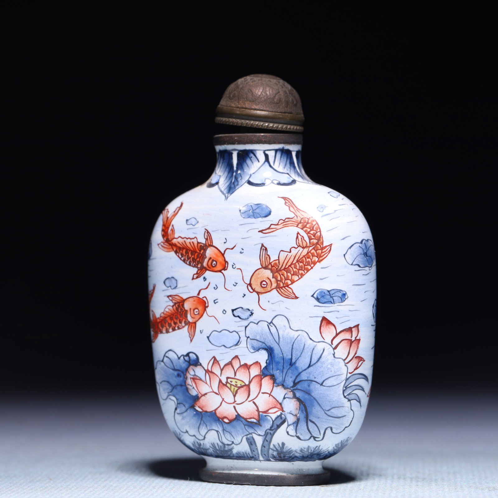 An Exquisite Painted Enamel Lotus Fish Pattern Snuff Bottle - 2