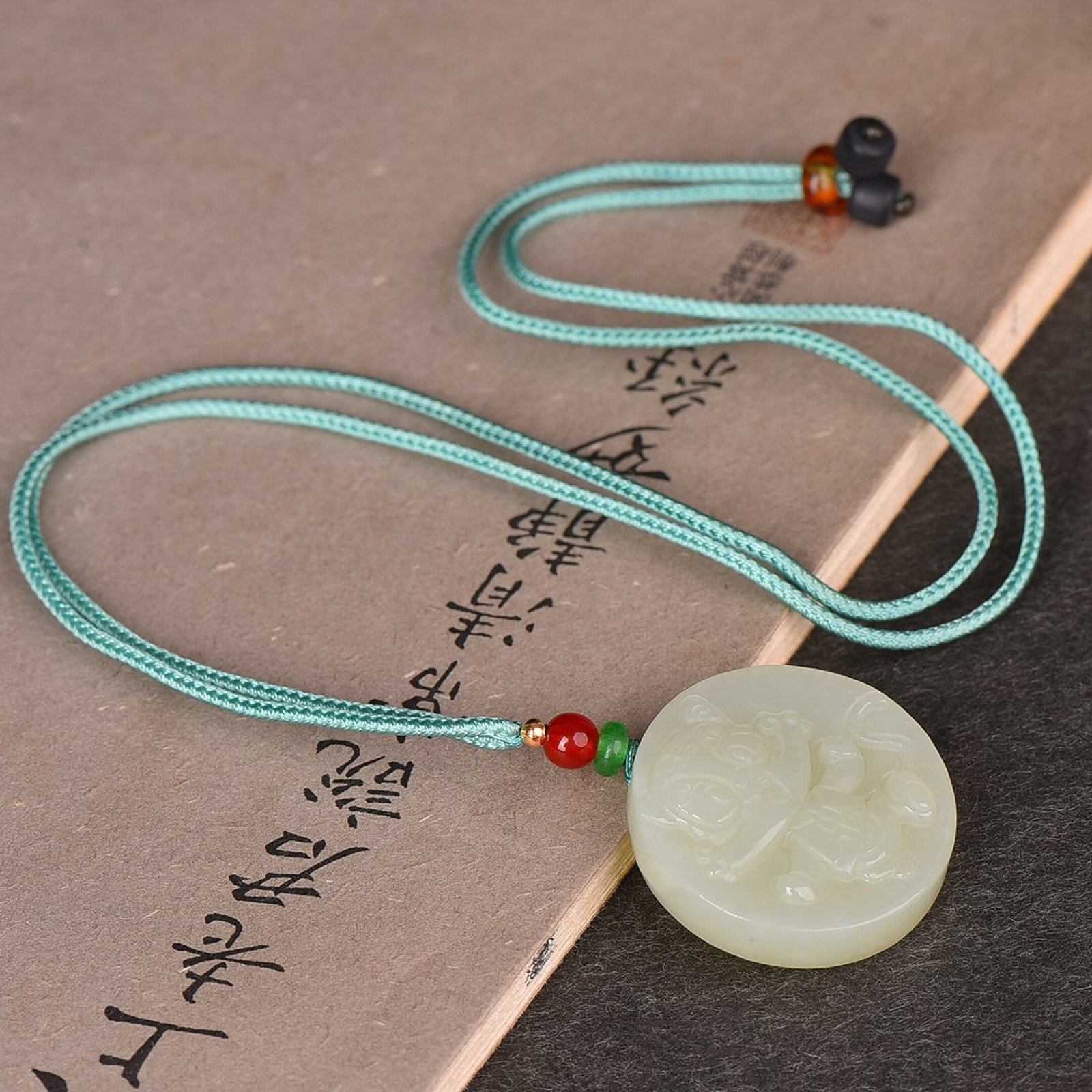 An Exquisite White Jade Tiger Pattern Pendant - 5