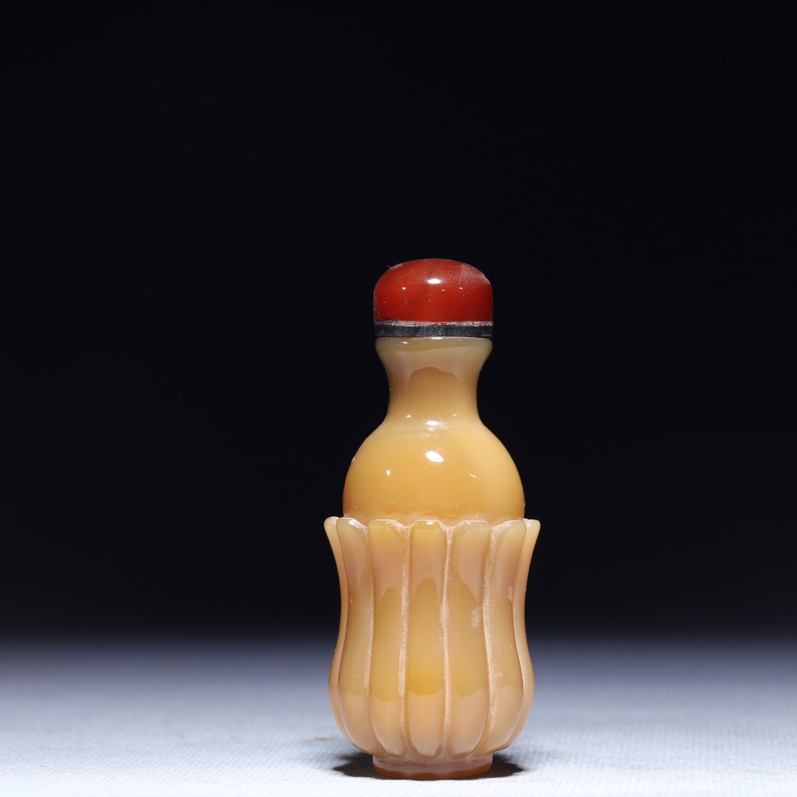 An Exquisite Agate Snuff Bottle - 2