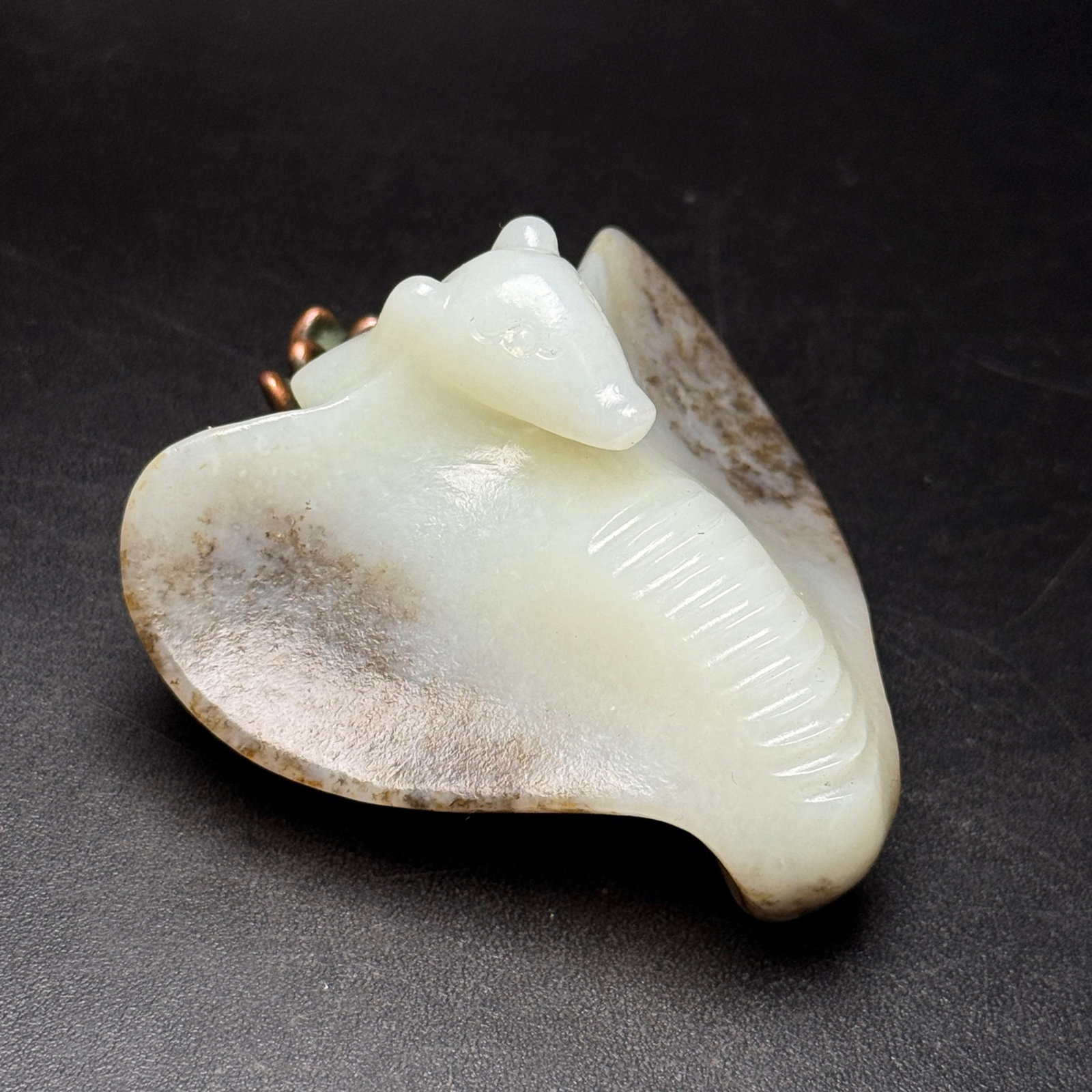 An Exquisite White Jade Snake Pendant - 3