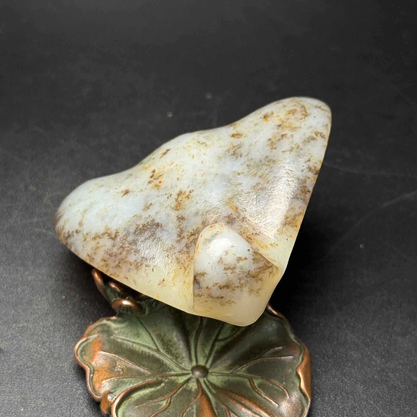 An Exquisite White Jade Snake Pendant - 6