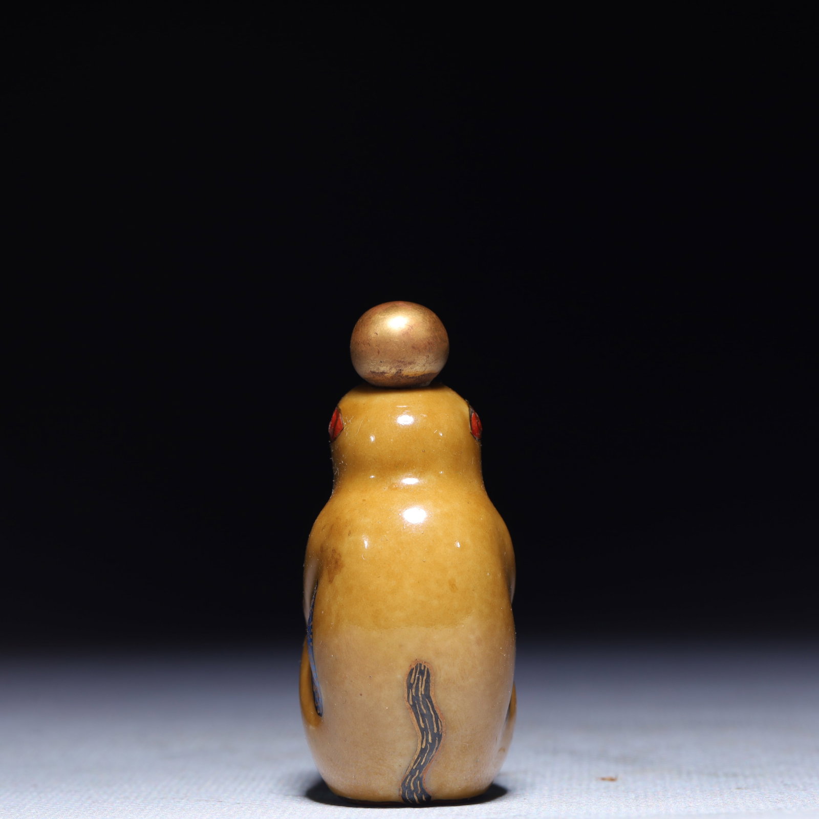 An Exquisite Famille-Rose Monkey Snuff Bottle - 5