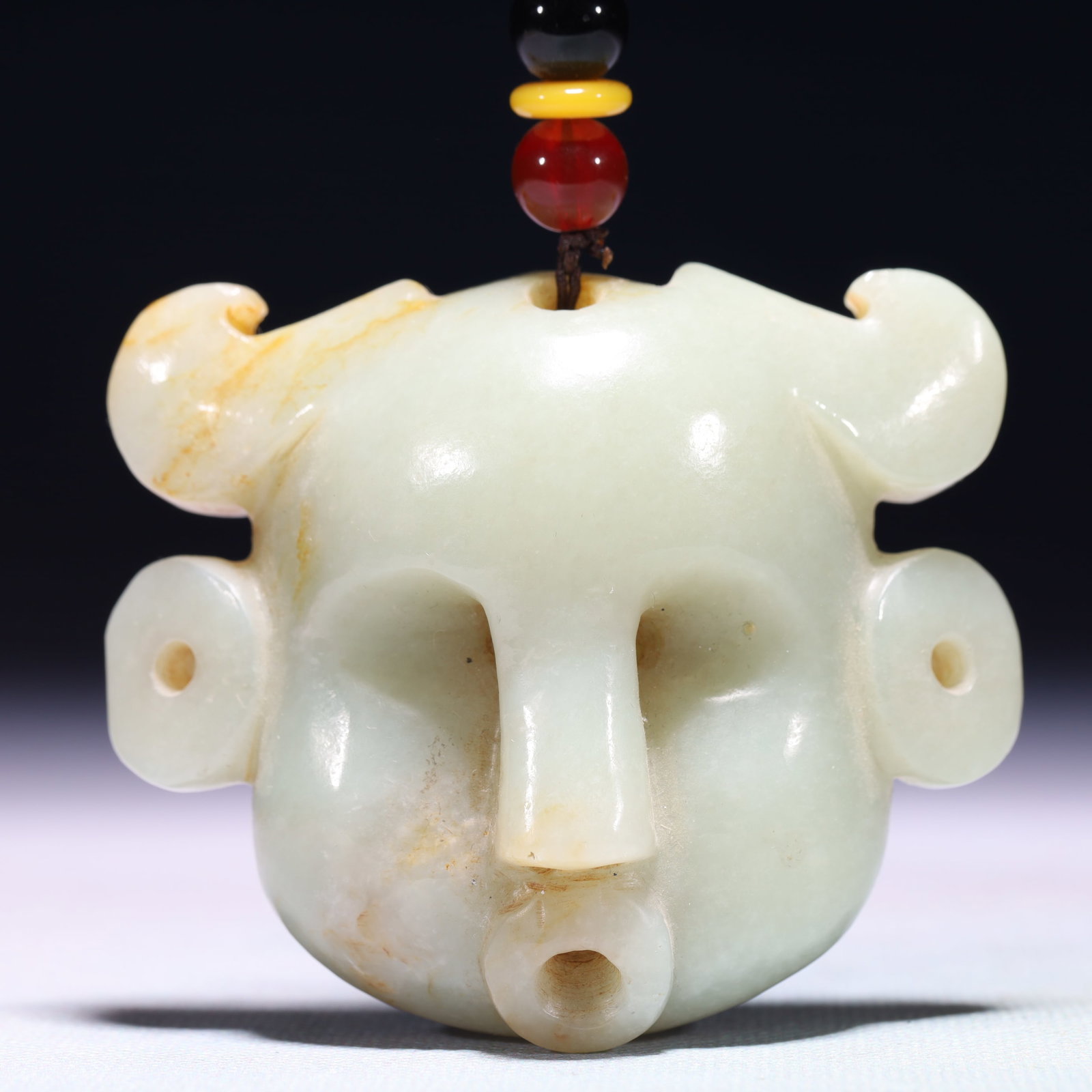 An Exquisite White Jade Figure Pendant: An Exquisite White Jade Figure Pendant,Qing Dynasty,China,Size:3inx1inx2.6in,Weight:216g 白玉人物挂件,中国清代