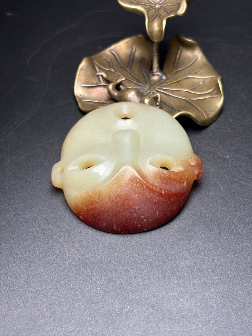 An Exquisite White Jade Mask - 5