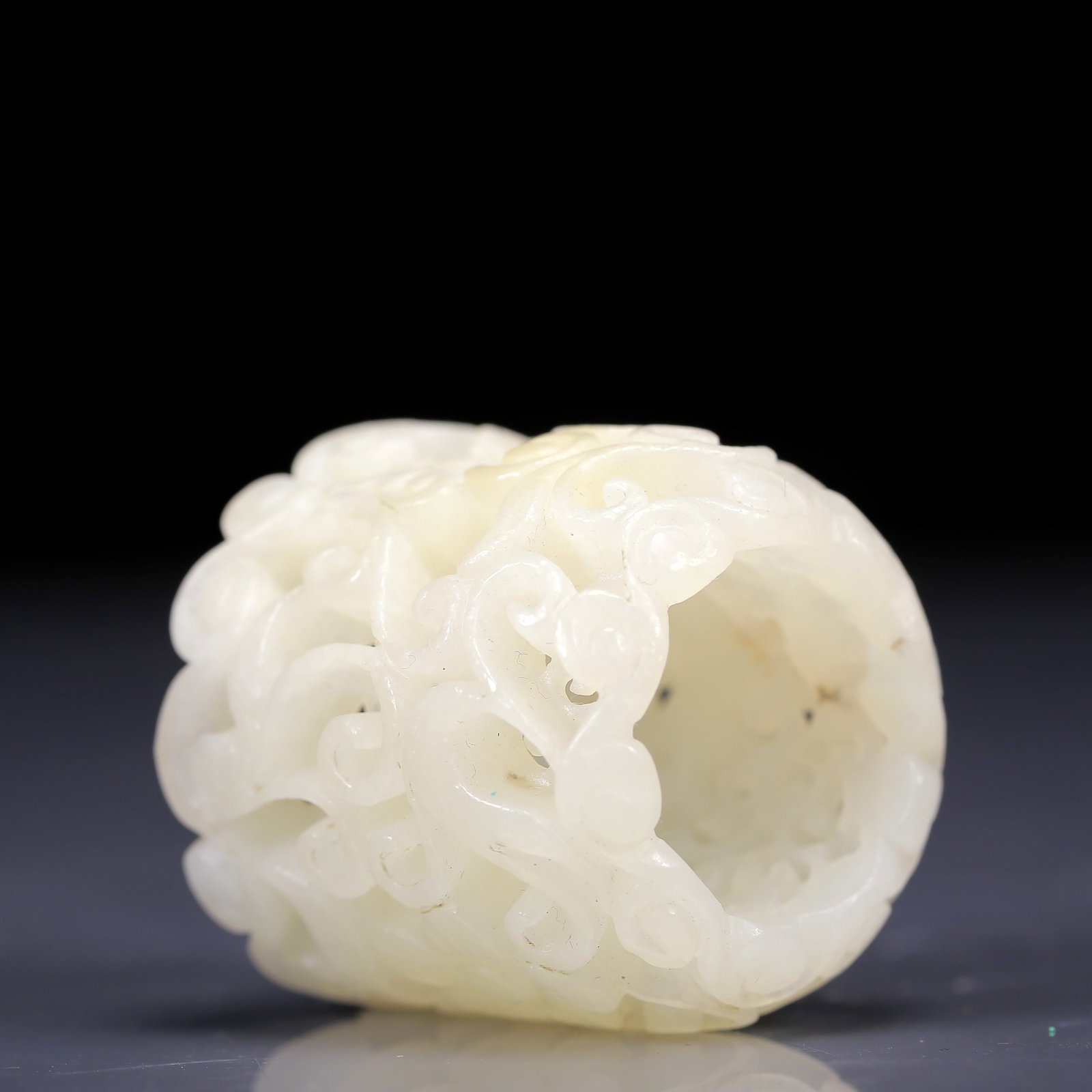 An Exquisite White Jade Flower Pattern Ring - 6