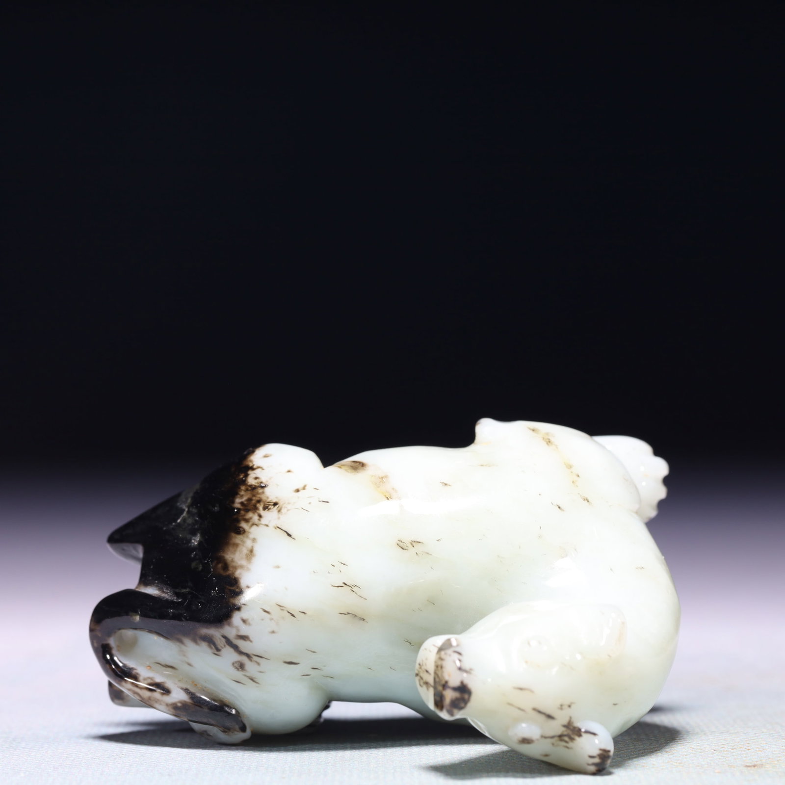 An Exquisite White Jade Bear Ornament - 8