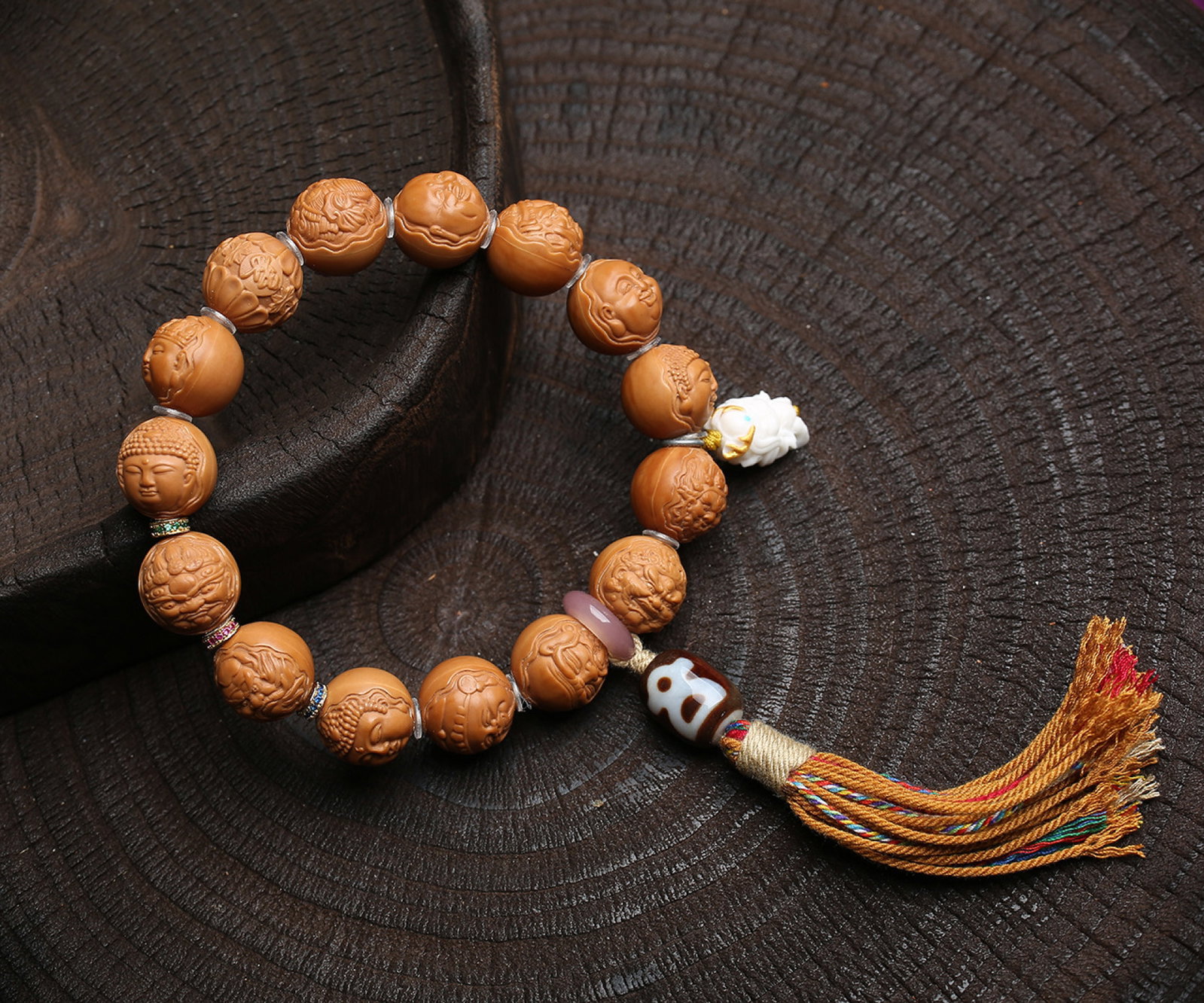 An Exquisite Walnut Buddha-Face Pattern Bracelets - 6