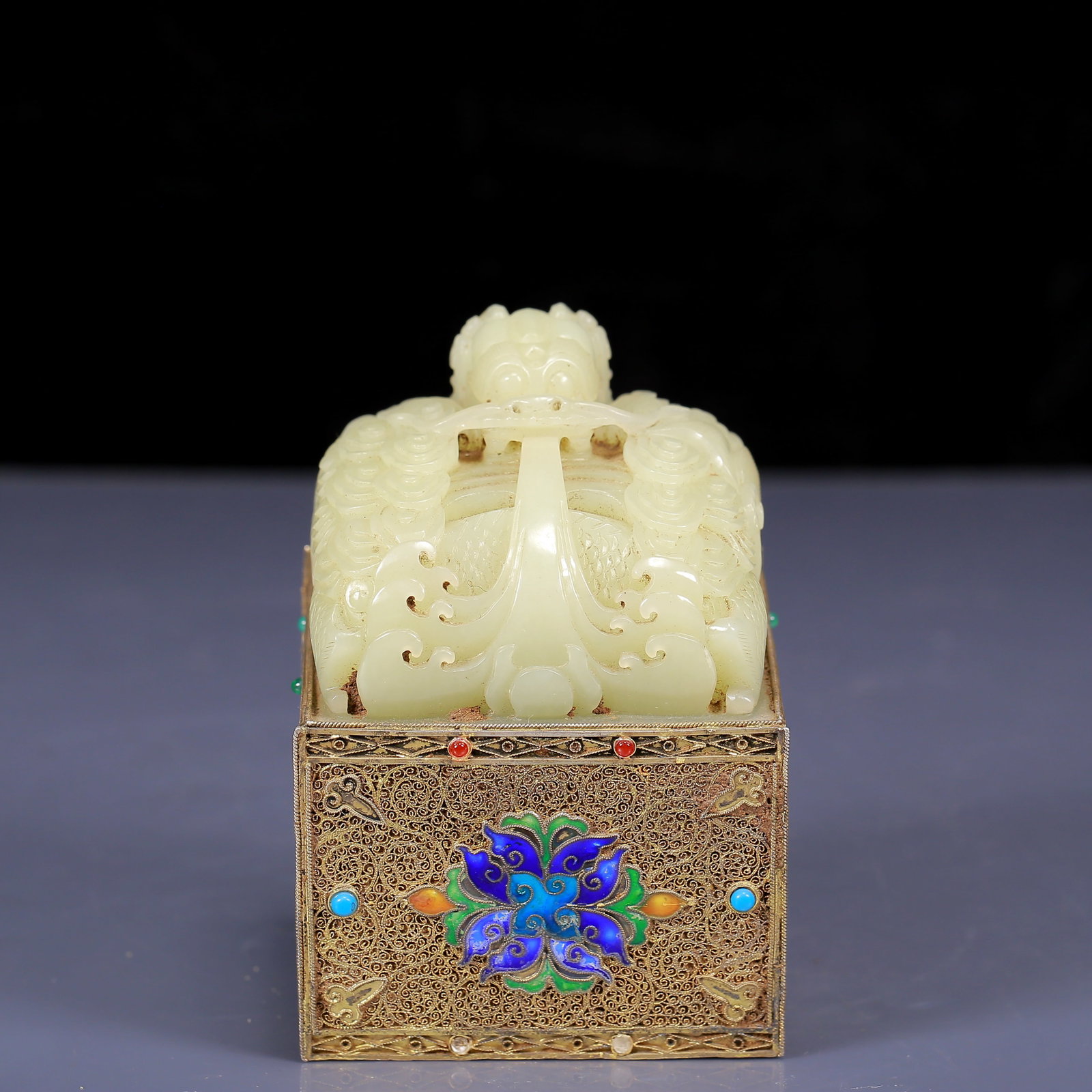 An Exquisite Gilt Bronze Inlaid White Jade Dragon Pattern Seal: An Exquisite Gilt Bronze Inlaid White Jade Dragon Pattern Seal,Qing Dynasty, China,Size:3.3inx4.3in,Weight:1845g