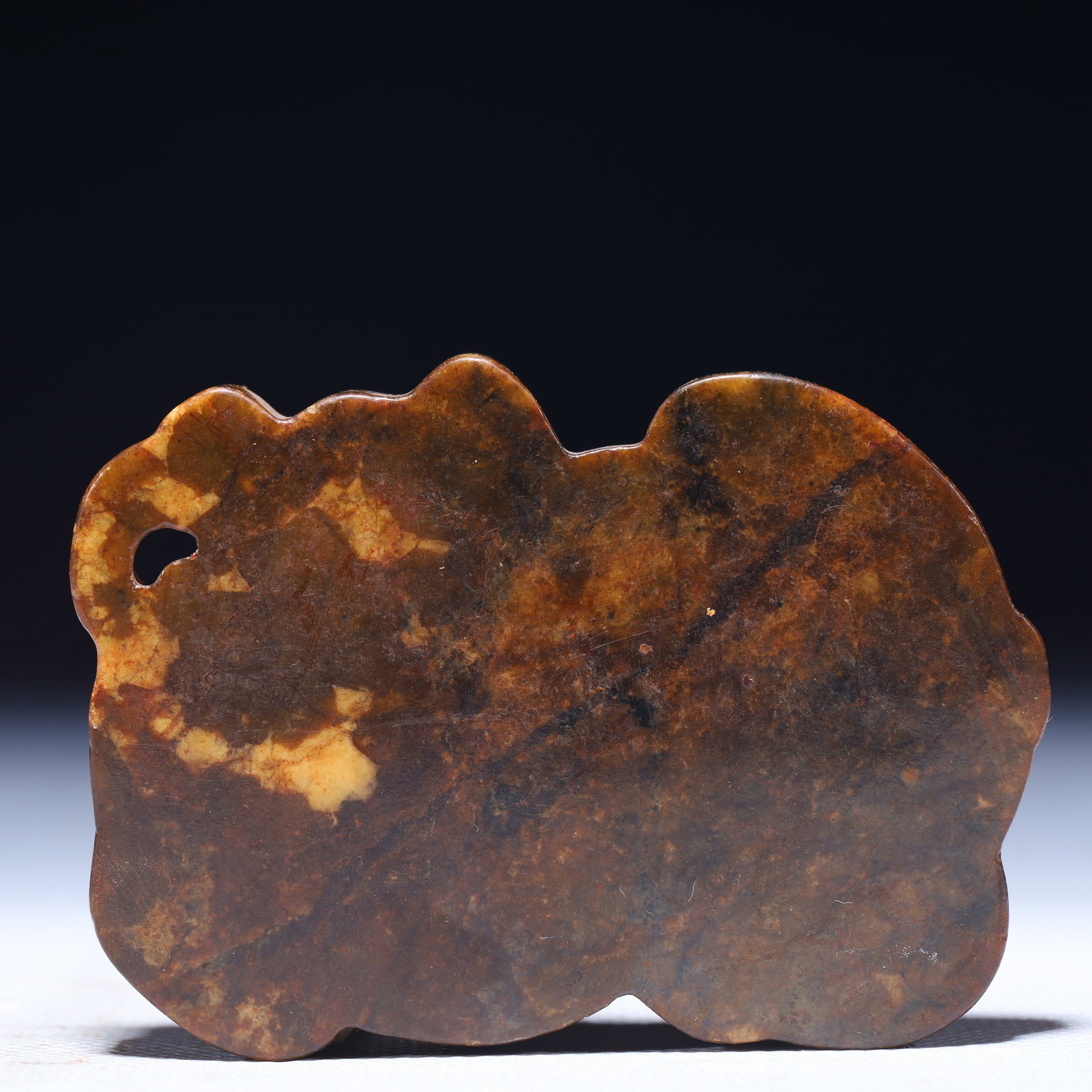 An Exquisite Archaic Jade Buffalo Pattern Pendant - 3