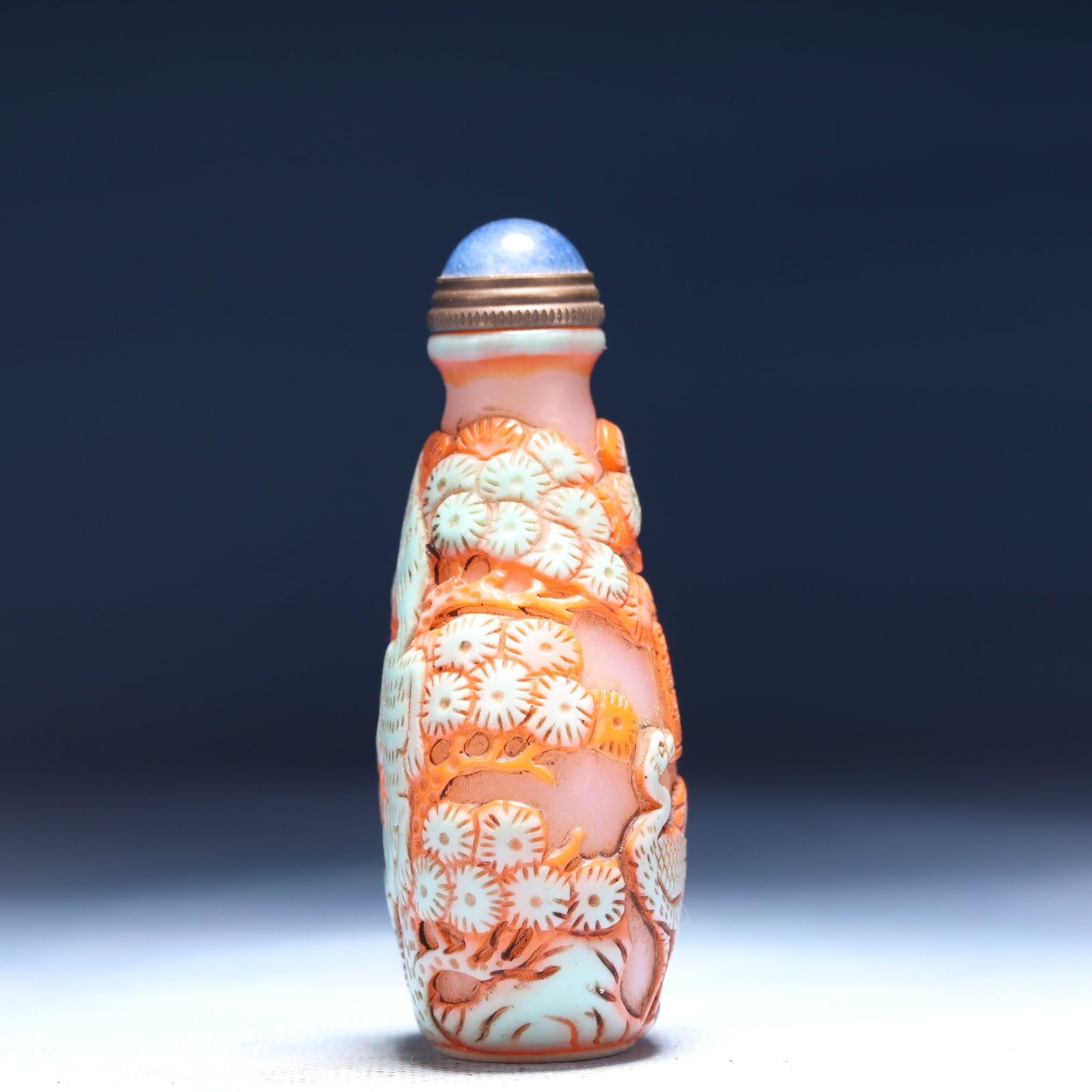 An Exquisite Glass Pine and Crane Pattern Snuff Bottle - 3