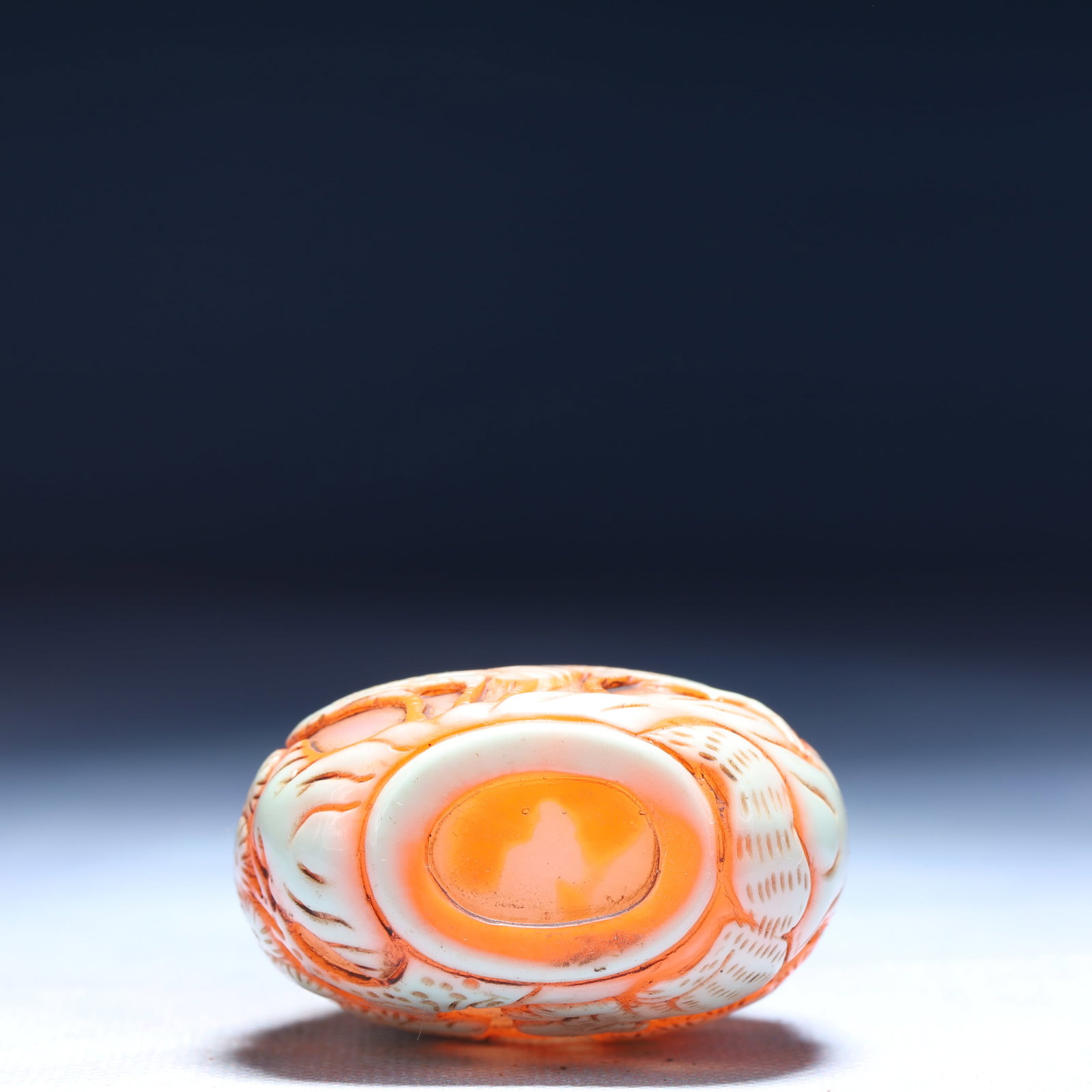 An Exquisite Glass Pine and Crane Pattern Snuff Bottle - 8