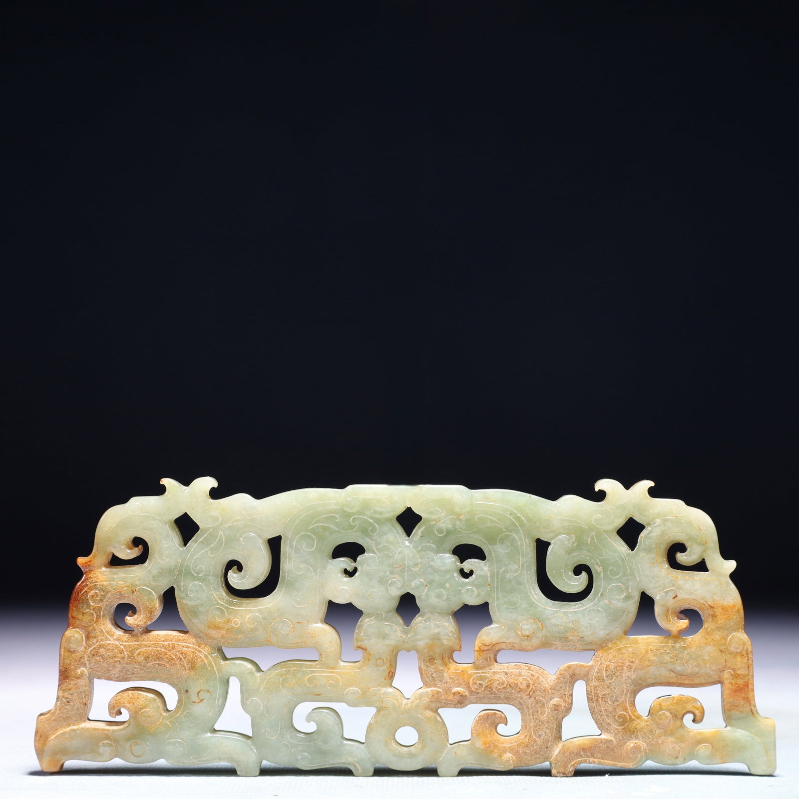 An Exquisite Green Jade Phoenix Pattern Pendant: An Exquisite Green Jade Phoenix Pattern Pendant,Qing Dynasty,China,Size:6.7inx2.6in,Weight:171g 青玉凤纹挂件,中国清代