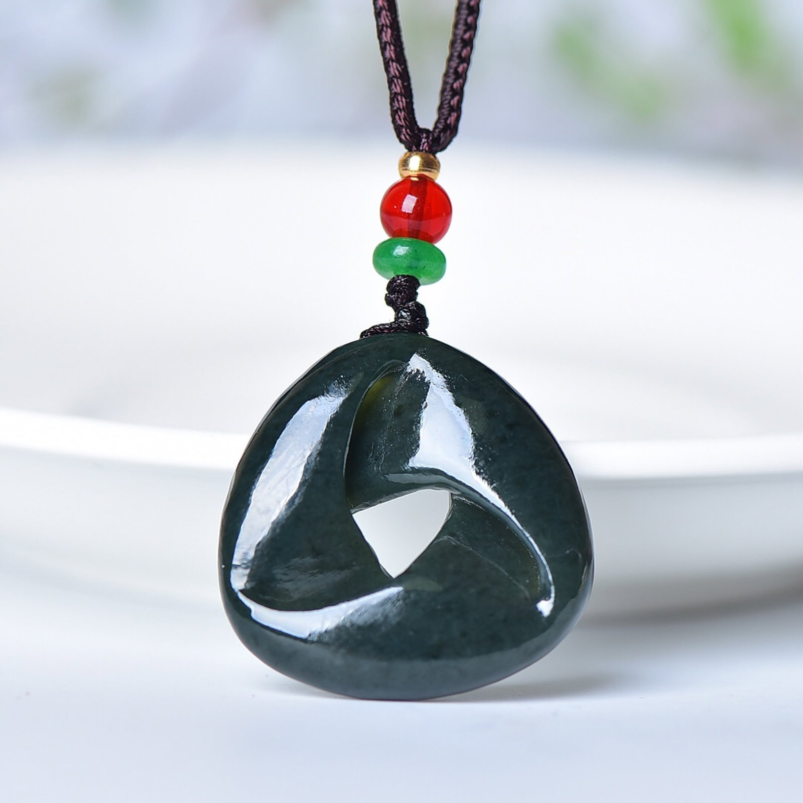 An Exquisite Sapphire Pendant - 2