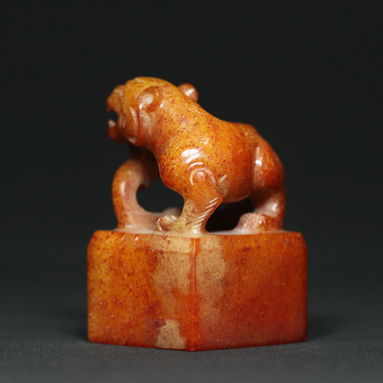 An Exquisite White Jade Bear ?? Seal - 3