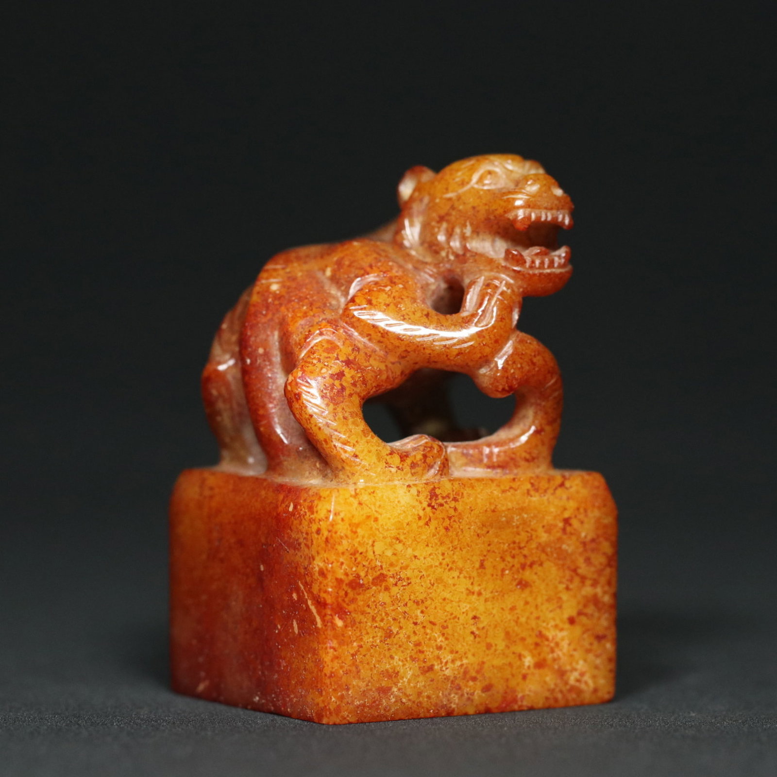 An Exquisite White Jade Bear ?? Seal - 5