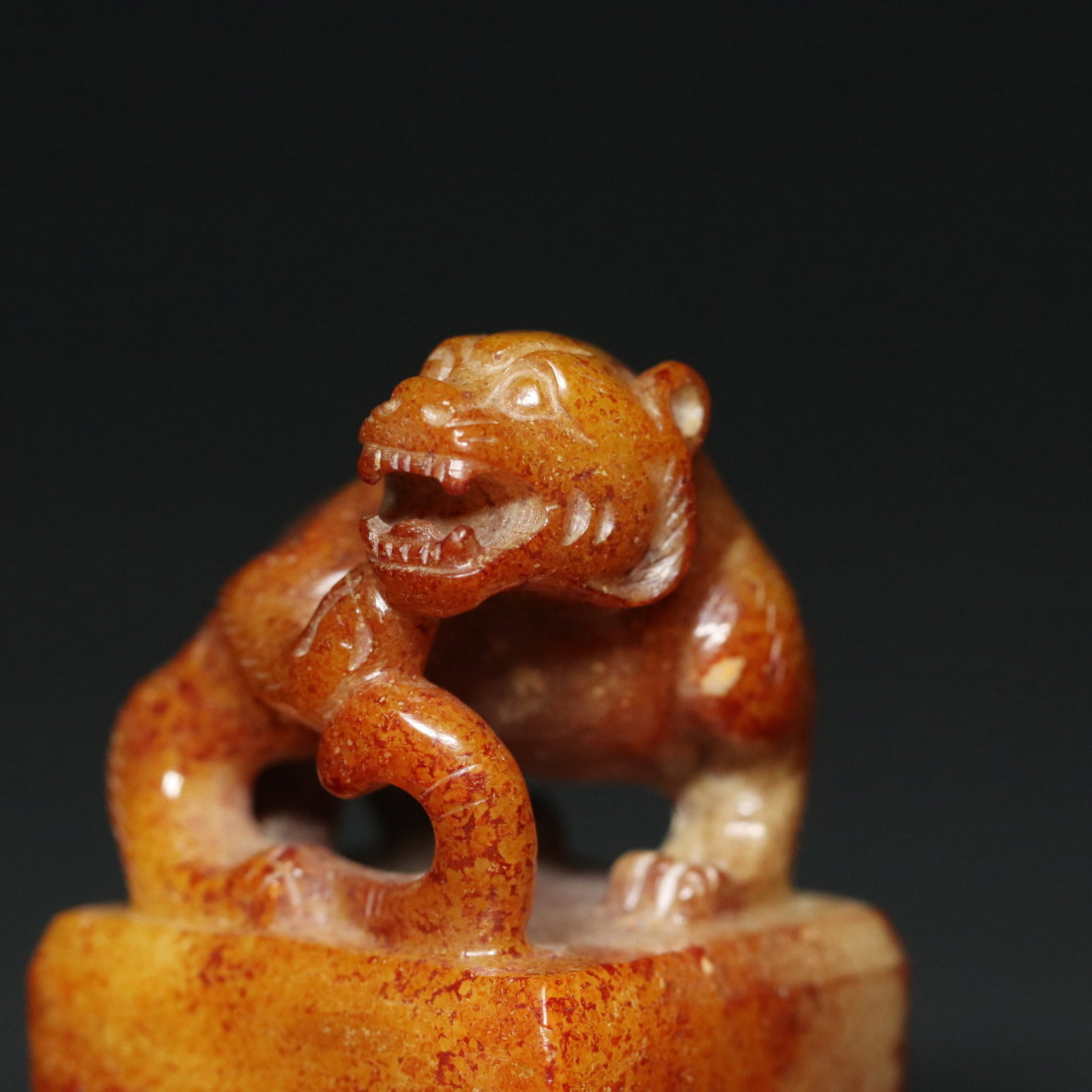 An Exquisite White Jade Bear ?? Seal - 7