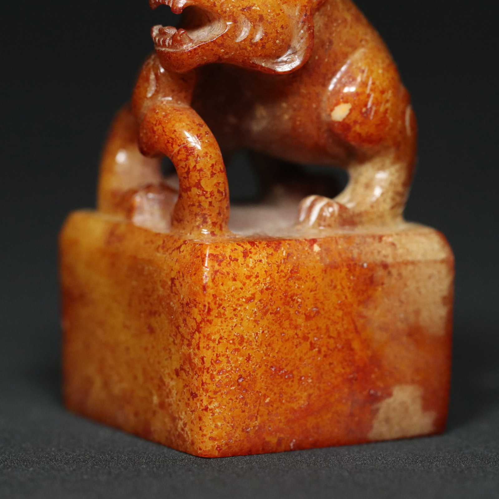 An Exquisite White Jade Bear ?? Seal - 9