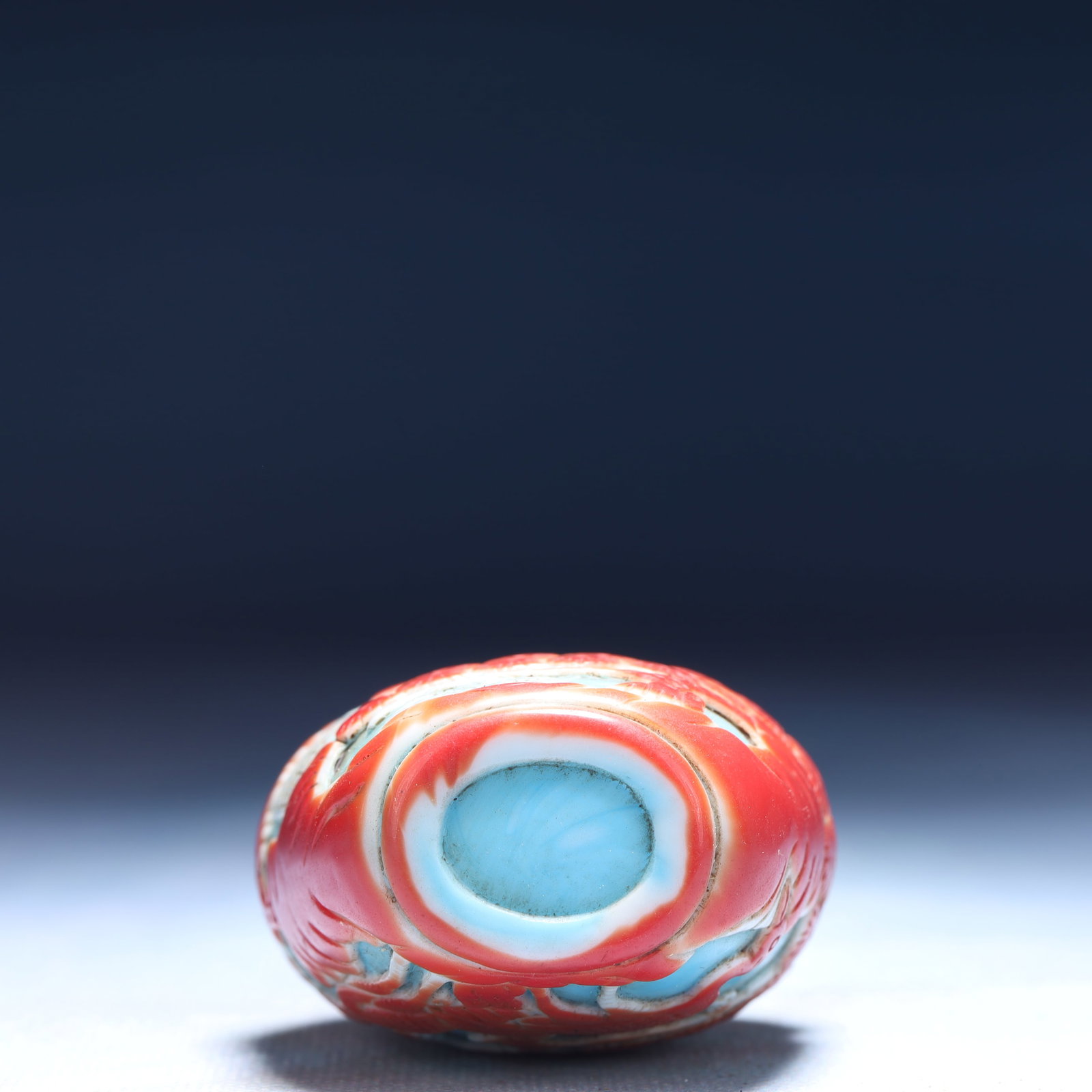 An Exquisite Glass Pine and Crane Pattern Snuff Bottle - 8