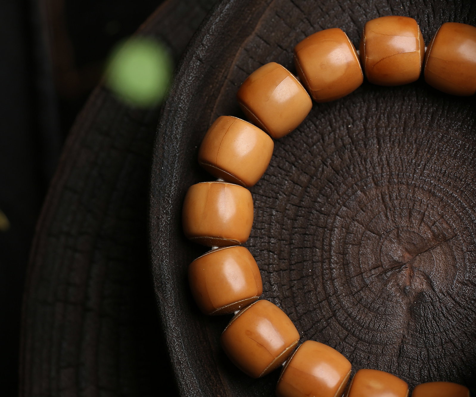 An Exquisite Olive Pit Bracelets - 5