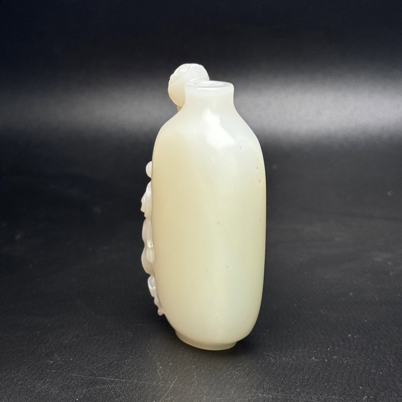 An Exquisite White Jade Dragon Pattern Snuff Bottle - 4