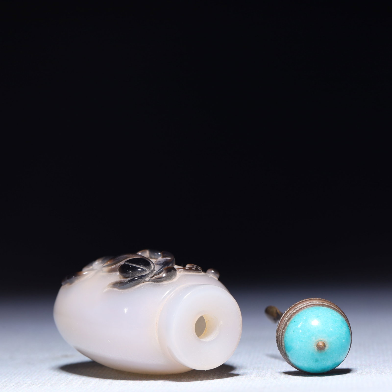 An Exquisite Agate Lotus Fish Pattern Vase - 6