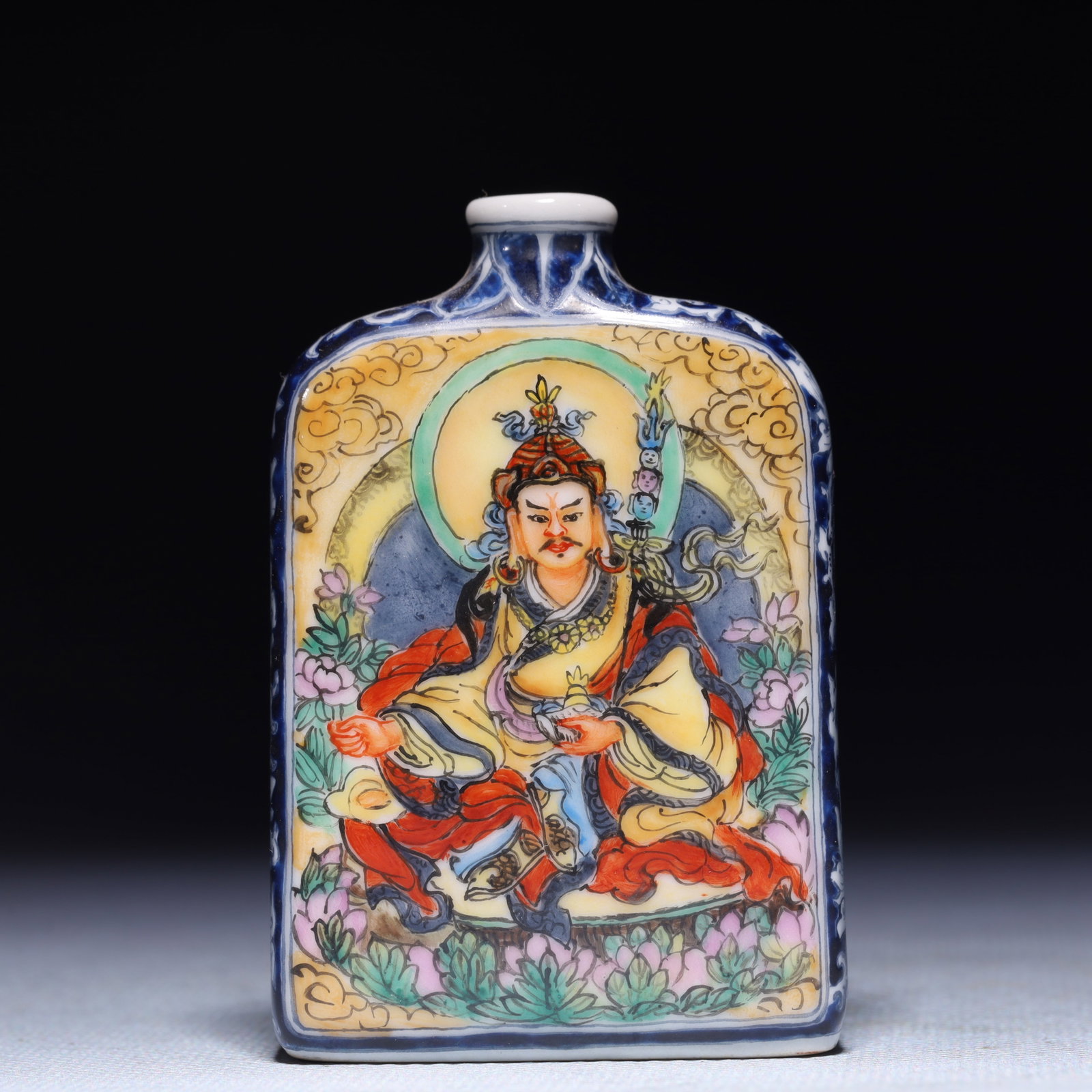 An Exquisite Blue and White Famille-Rose Figure Pattern Snuff Bottle: An Exquisite Blue and White Famille-Rose Figure Pattern Snuff Bottle,Qing Dynasty,China,Qianlong Four-character Mark,Size:2inx0.6inx3in,Weight:79.8g