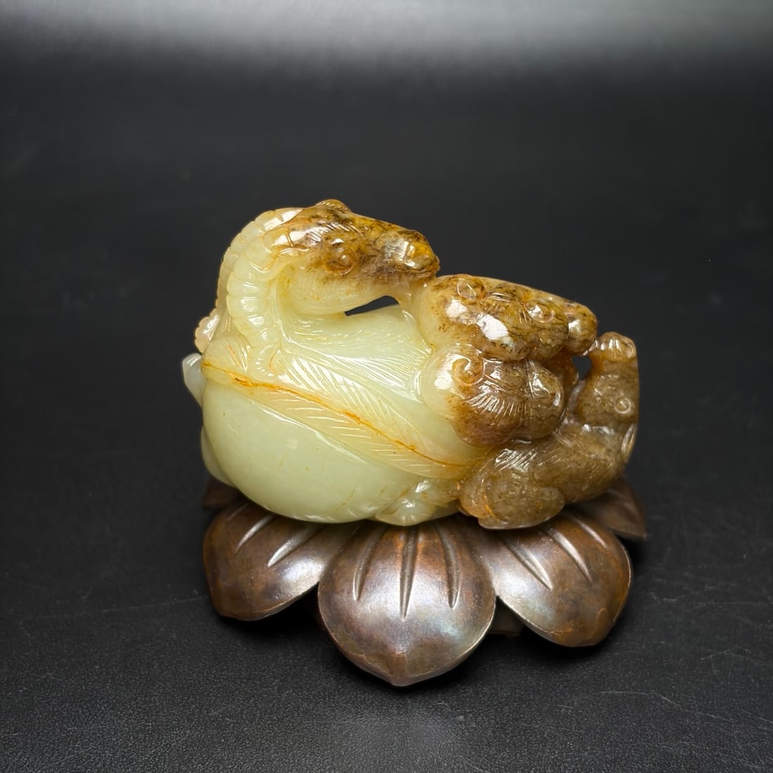 An Exquisite White Jade Sheep Hand Piece - 2