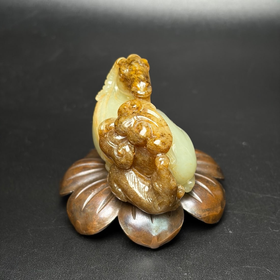 An Exquisite White Jade Sheep Hand Piece - 3