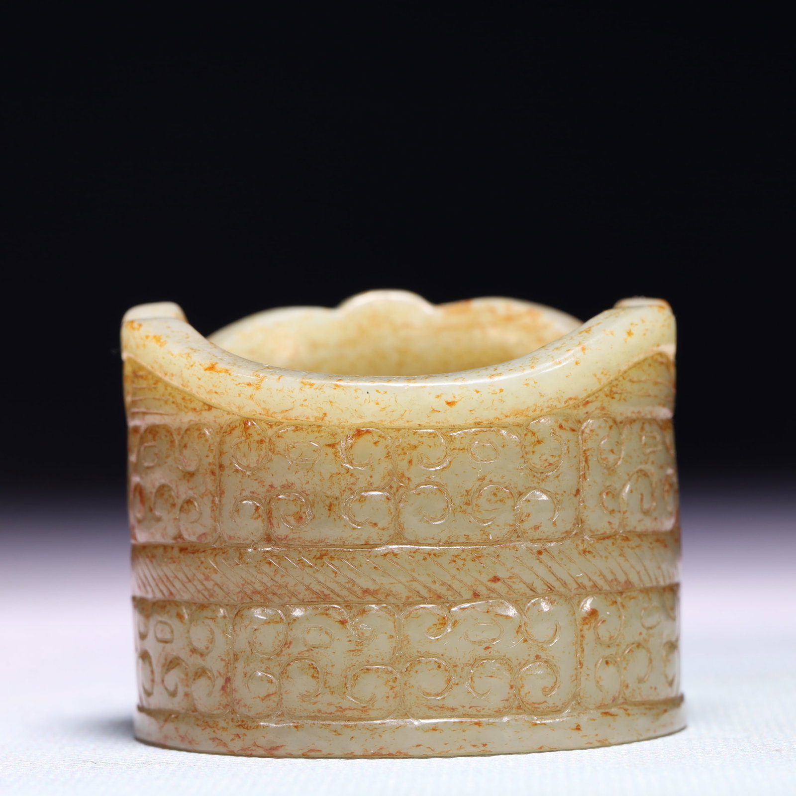 An Exquisite White Jade Beast-Face Pattern Thumb Ring - 4