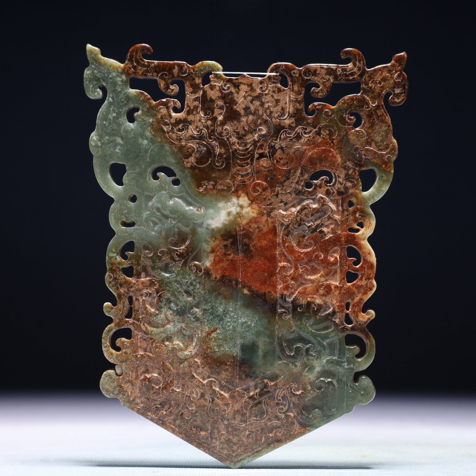 An Exquisite Jasper Beast-Face Pattern Pendant: An Exquisite Jasper Beast-Face Pattern Pendant,Qing Dynasty,China,Size:4.7inx5.9in,Weight:247.4g 碧玉兽面纹挂件,中国清代